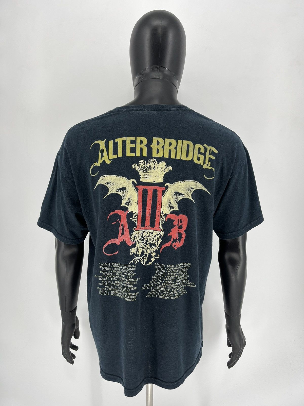 Band Tees × Vintage Band tee tour Alter bridge blackbird australia Tour 2011 Size US L / EU 52-54 / 3 - 6 Thumbnail