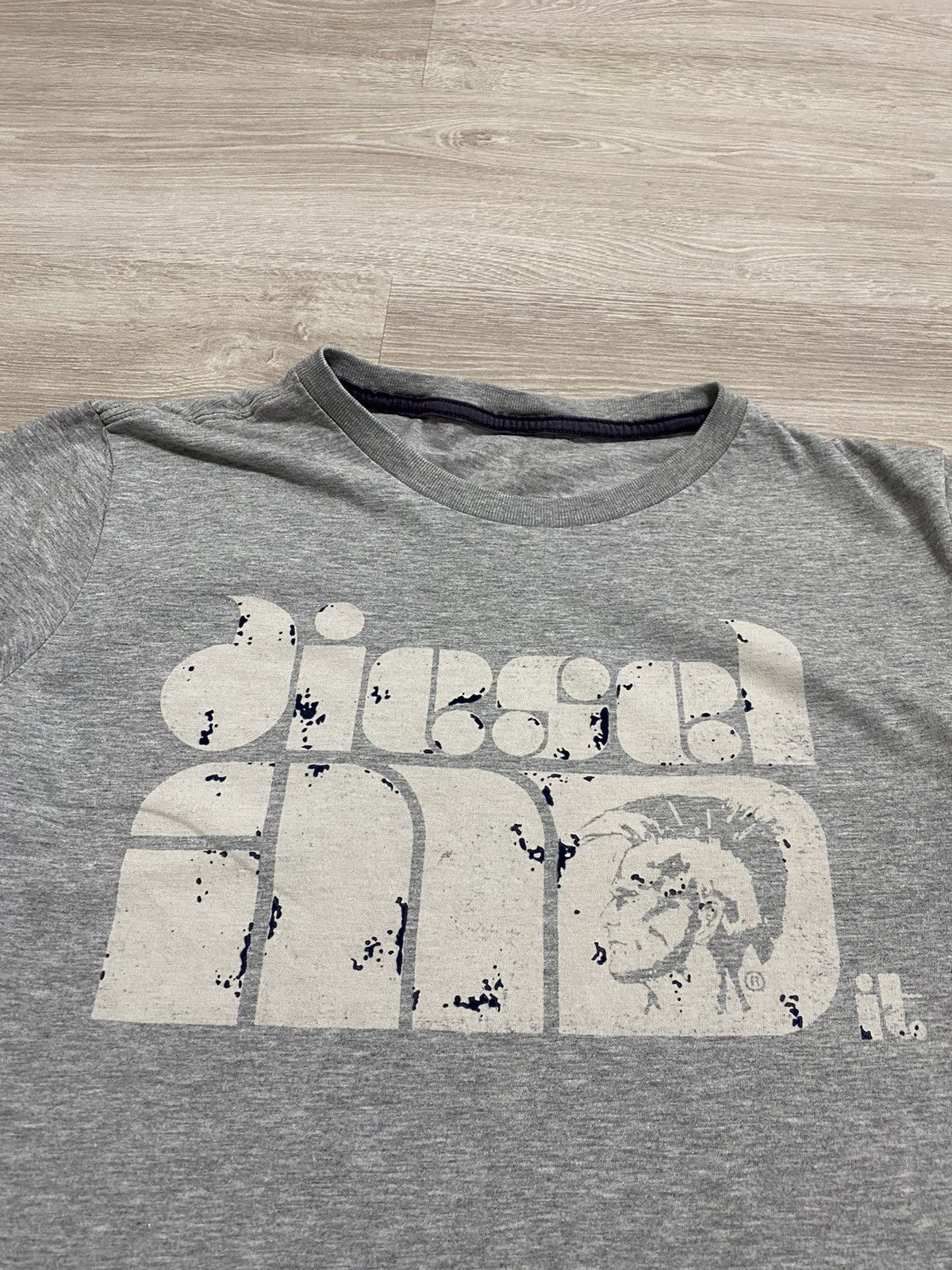 Diesel Vintage Diesrl big logo tee sz M Size US M / EU 48-50 / 2 - 2 Thumbnail