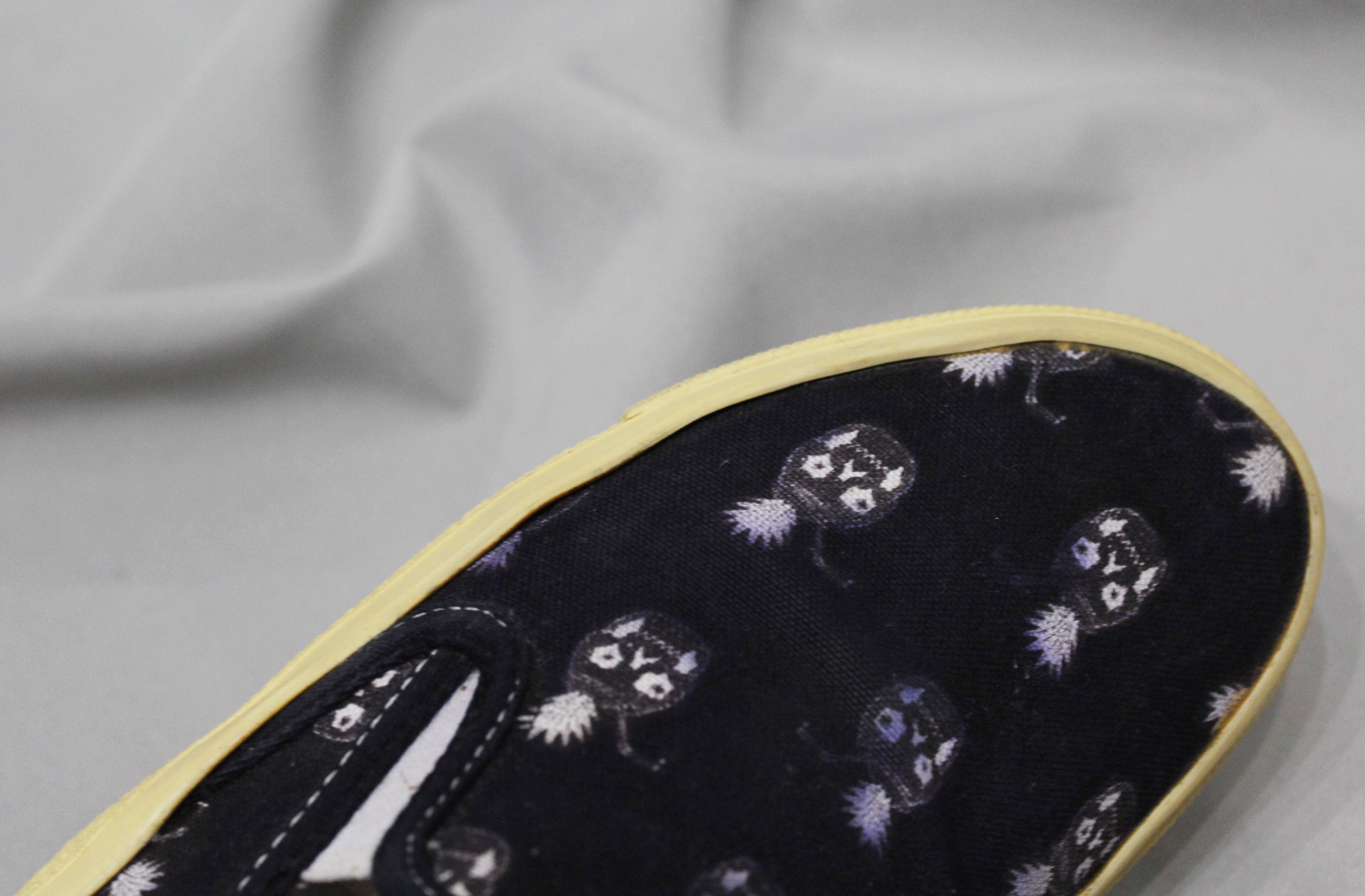 Saint Laurent Paris Saint Laurent Paris Skull Pineapple Plimsolls Slip Ons Size US 5.5 / EU 38 - 8 Thumbnail