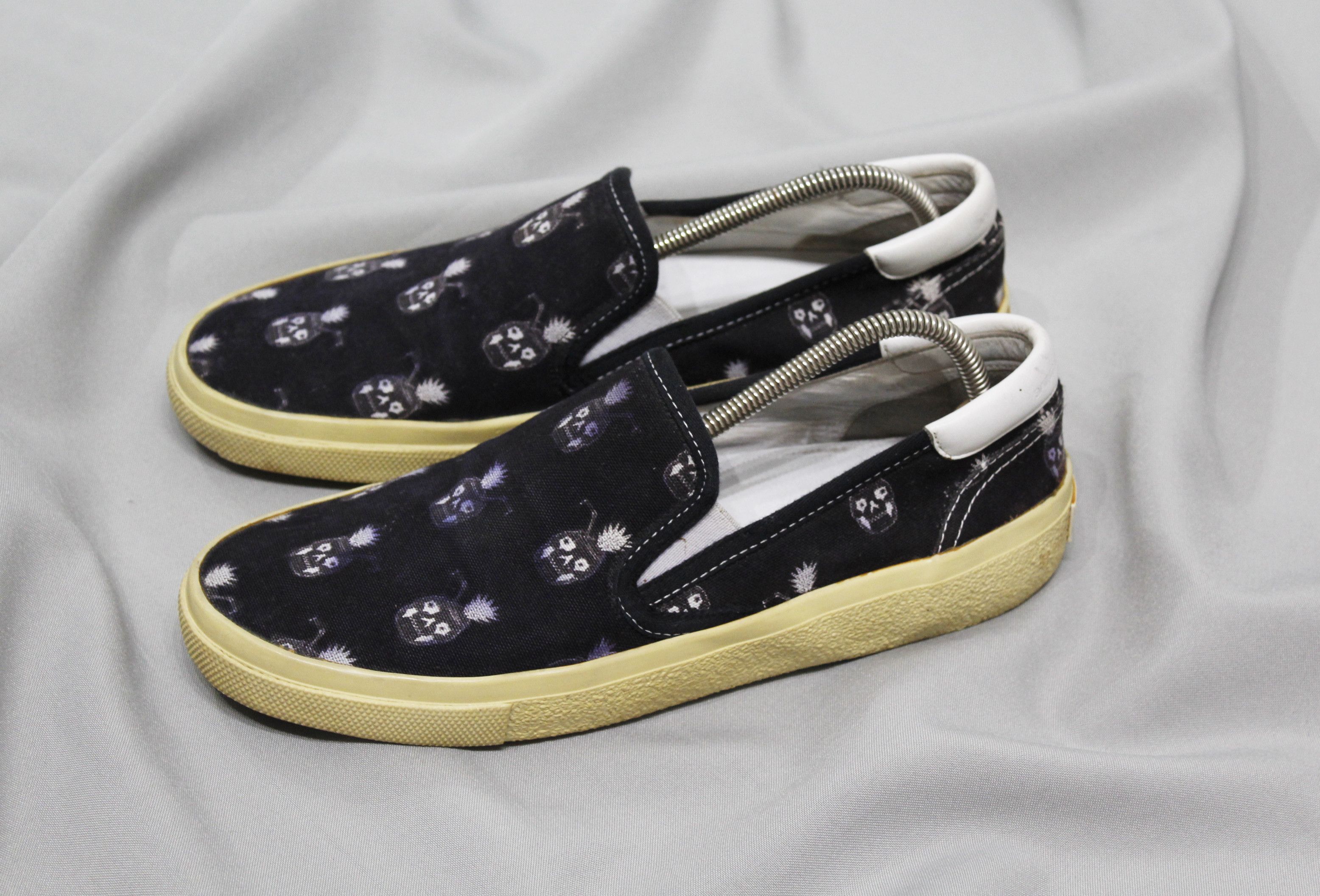 Saint Laurent Paris Saint Laurent Paris Skull Pineapple Plimsolls Slip Ons Size US 5.5 / EU 38 - 1 Thumbnail