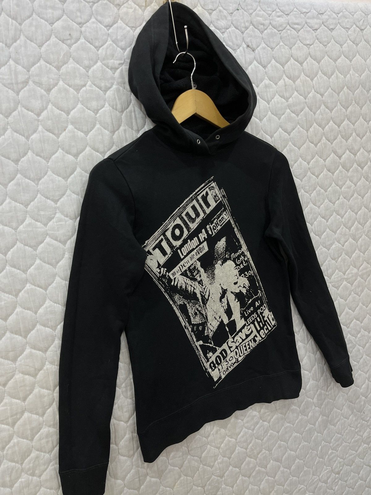 Band Tees (Zz). VINTAGE SEX PISTOLS GOD SAVE THE QUEEN HOODIE Size US S / EU 44-46 / 1 - 3 Thumbnail