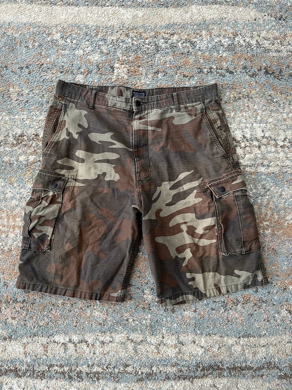 Levi's VTG Levi's Camo Cargo Shorts Size 40 Faded Brown Size US 40 / EU 56 - 1 Thumbnail
