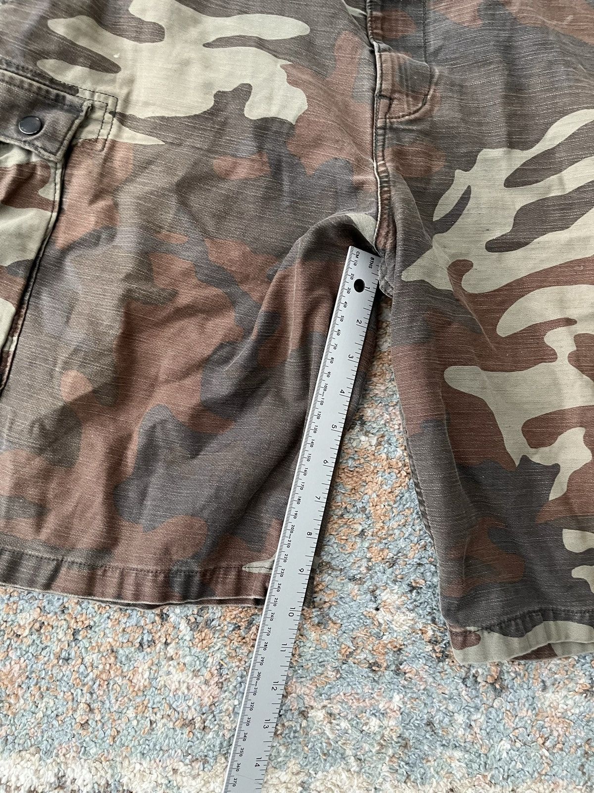 Levi's VTG Levi's Camo Cargo Shorts Size 40 Faded Brown Size US 40 / EU 56 - 6 Thumbnail