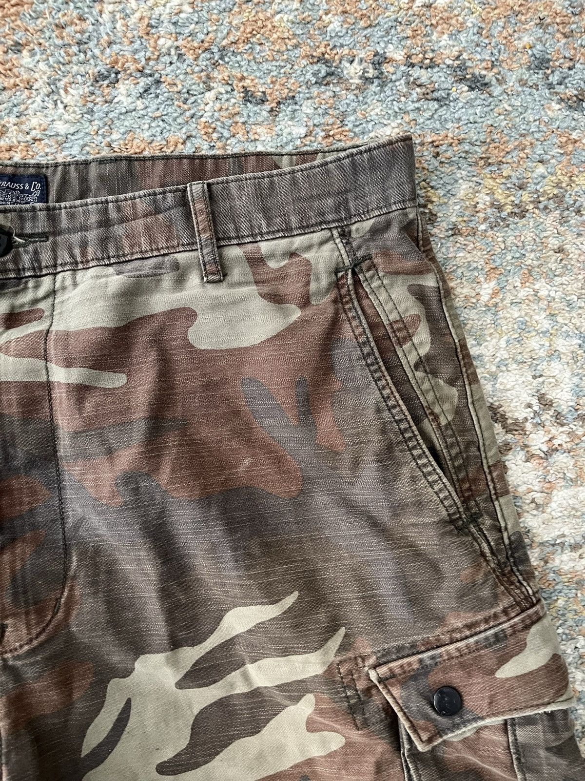 Levi's VTG Levi's Camo Cargo Shorts Size 40 Faded Brown Size US 40 / EU 56 - 4 Thumbnail