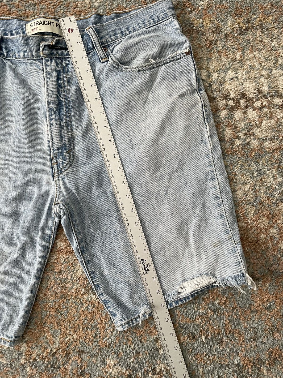 Levi's × Levi's Vintage Clothing × Vintage VTG Levi’s 505 Denim Shorts Ripped baggy 36 Size US 36 / EU 52 - 6 Thumbnail