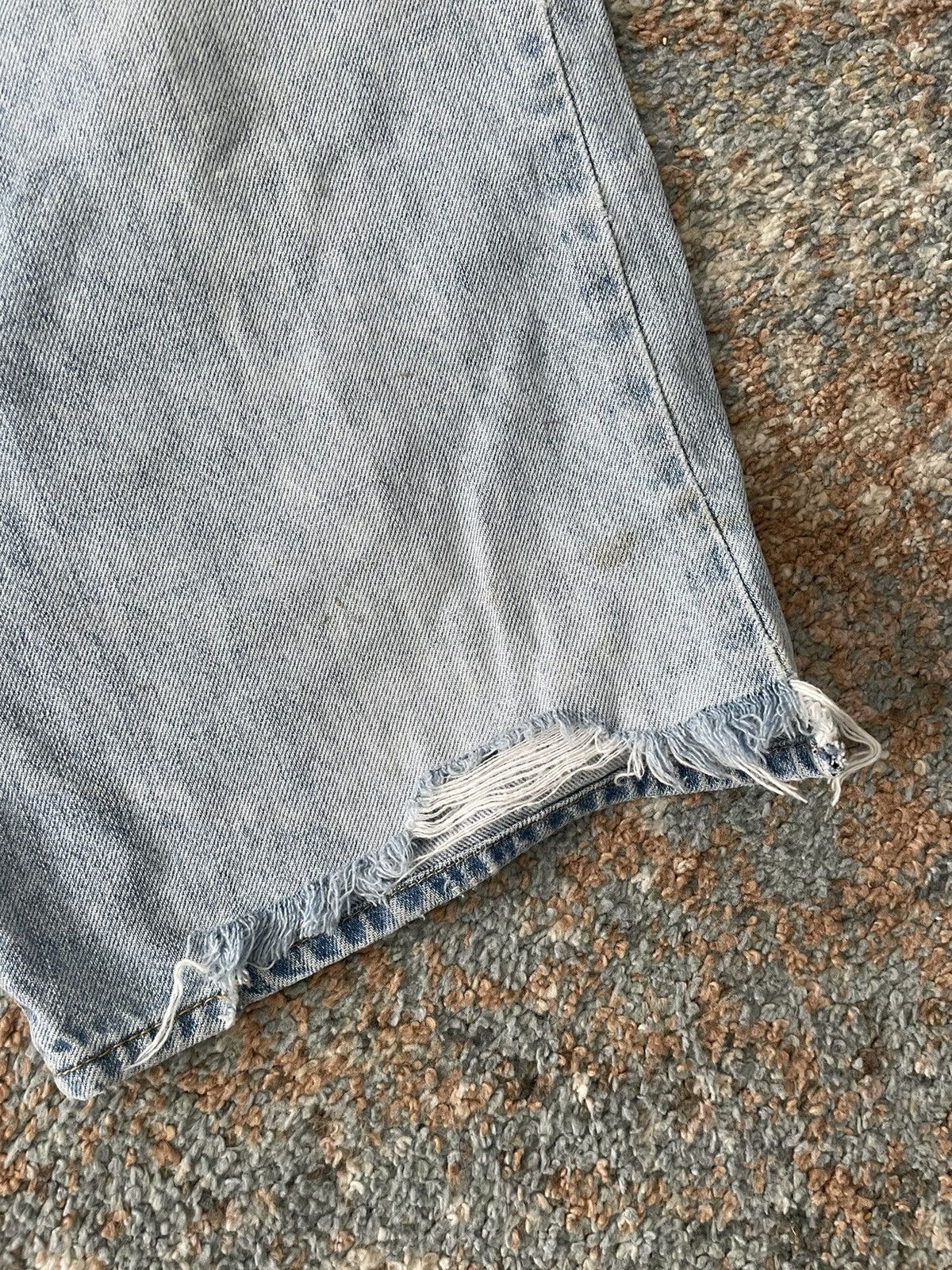 Levi's × Levi's Vintage Clothing × Vintage VTG Levi’s 505 Denim Shorts Ripped baggy 36 Size US 36 / EU 52 - 2 Thumbnail