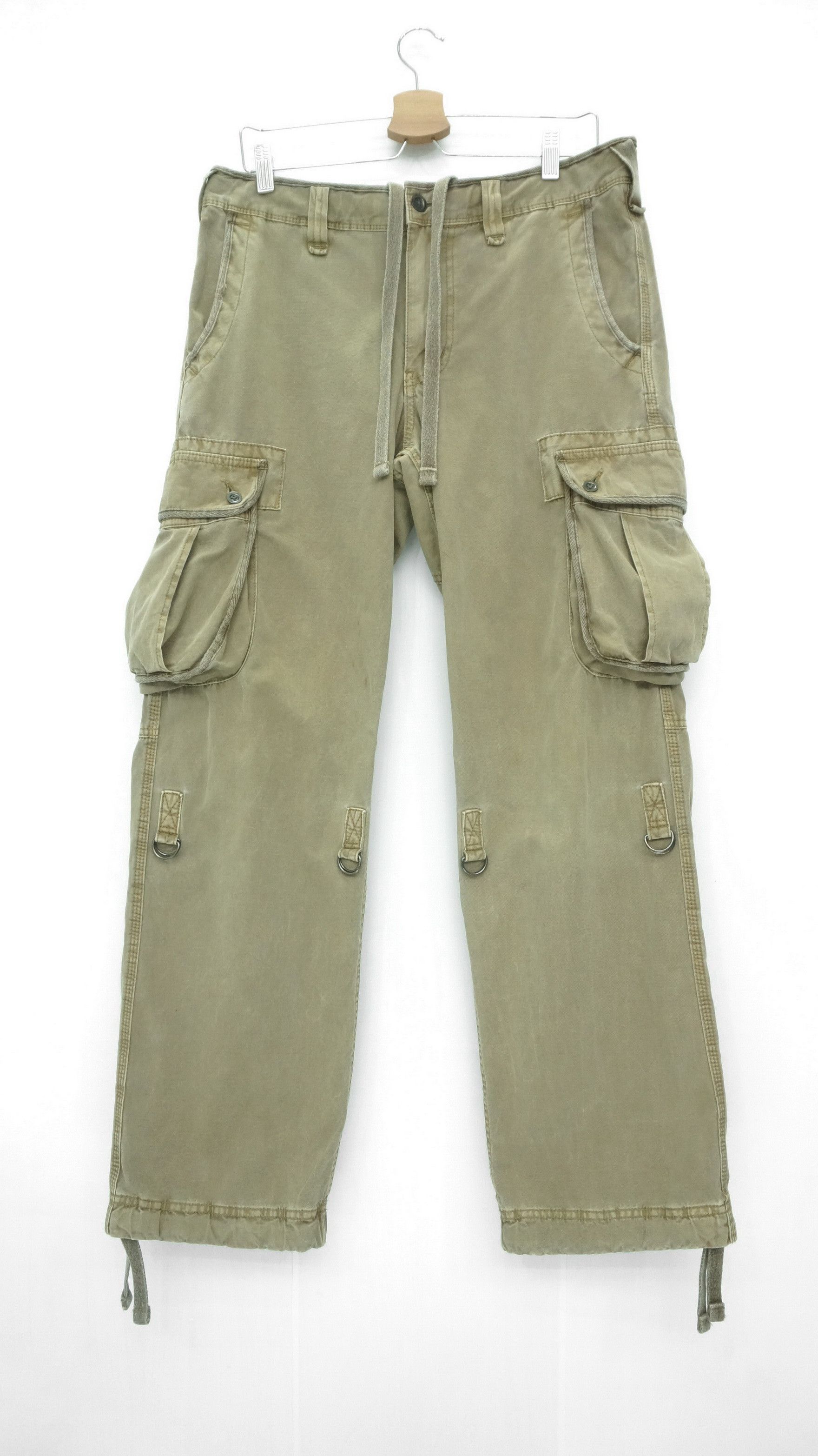 UNIQLO Worn out Multipocket Tactical Military RollUp Cargo