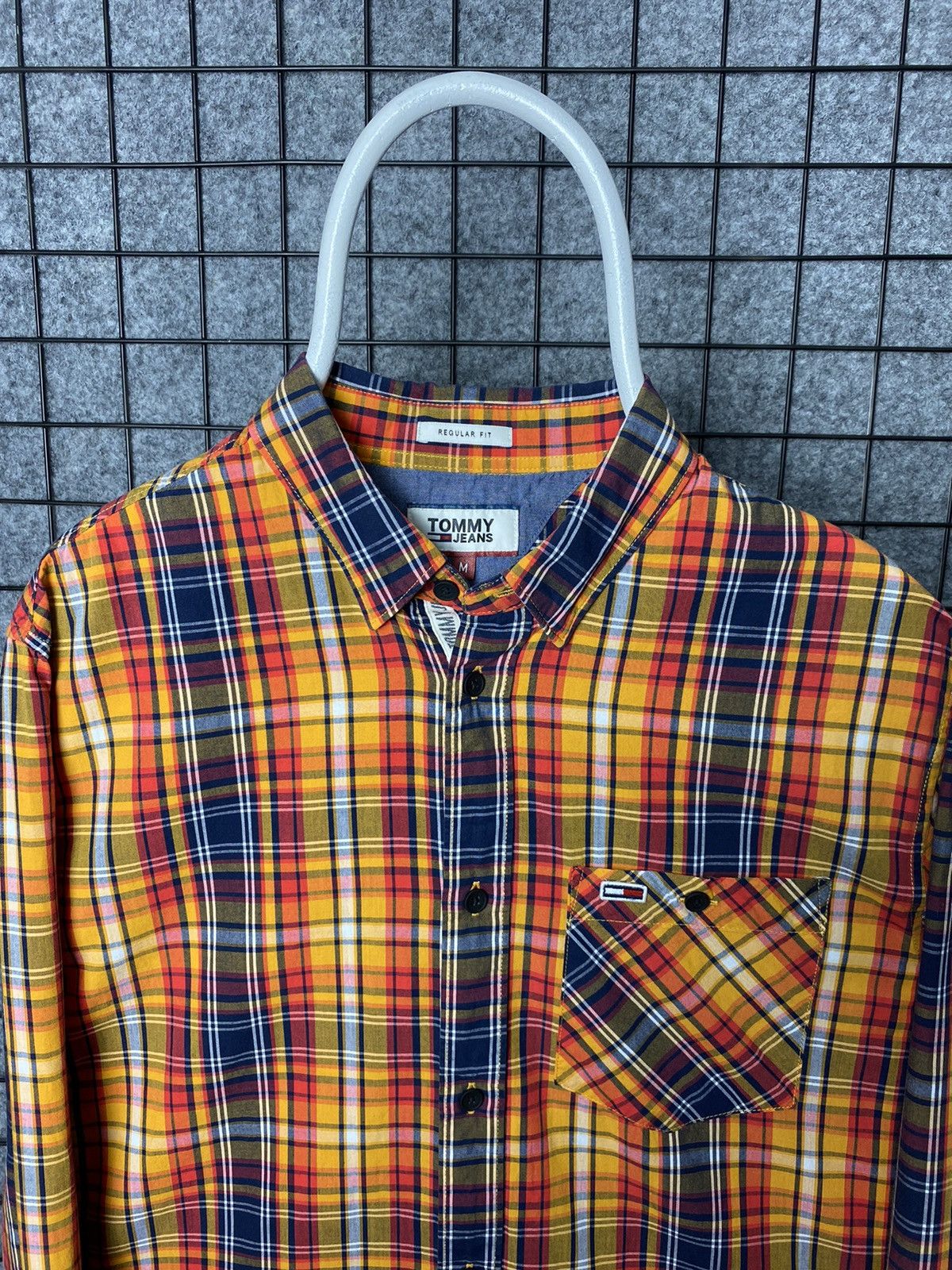 Tommy Hilfiger Tommy Jeans Regular Fit Plaid Long Sleeve Shirt Size M Size US M / EU 48-50 / 2 - 2 Thumbnail