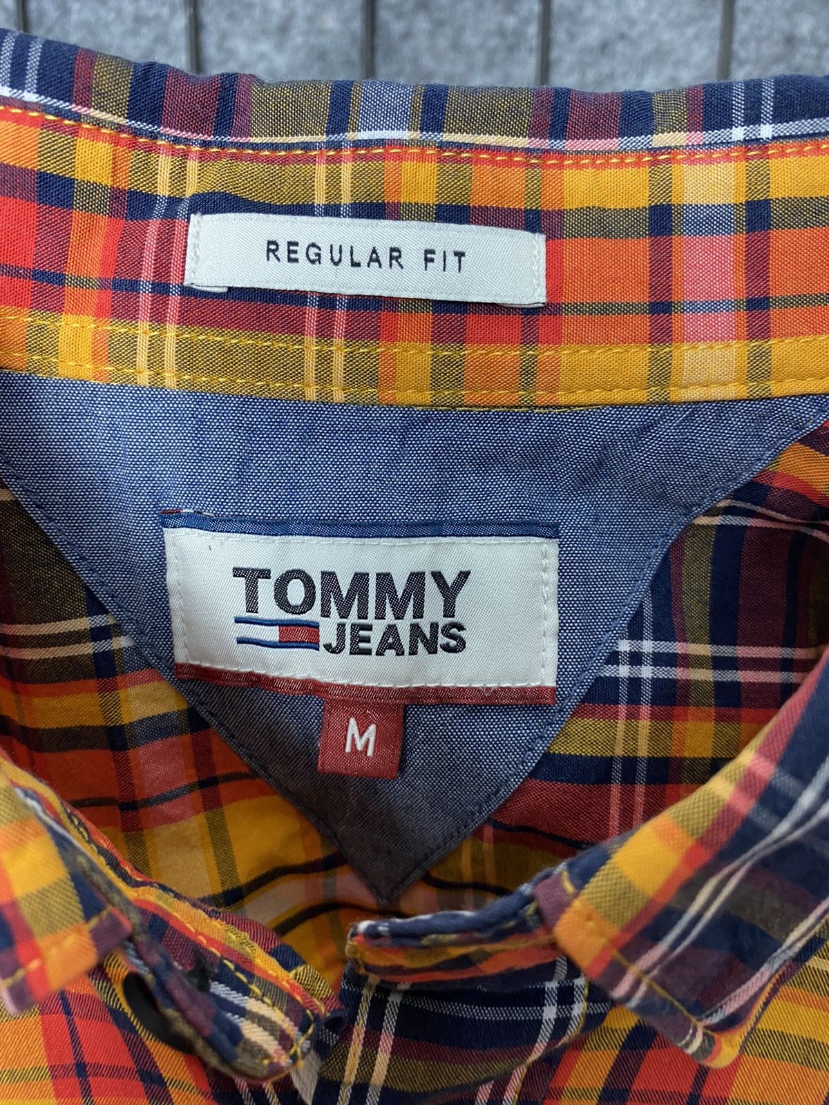 Tommy Hilfiger Tommy Jeans Regular Fit Plaid Long Sleeve Shirt Size M Size US M / EU 48-50 / 2 - 3 Thumbnail