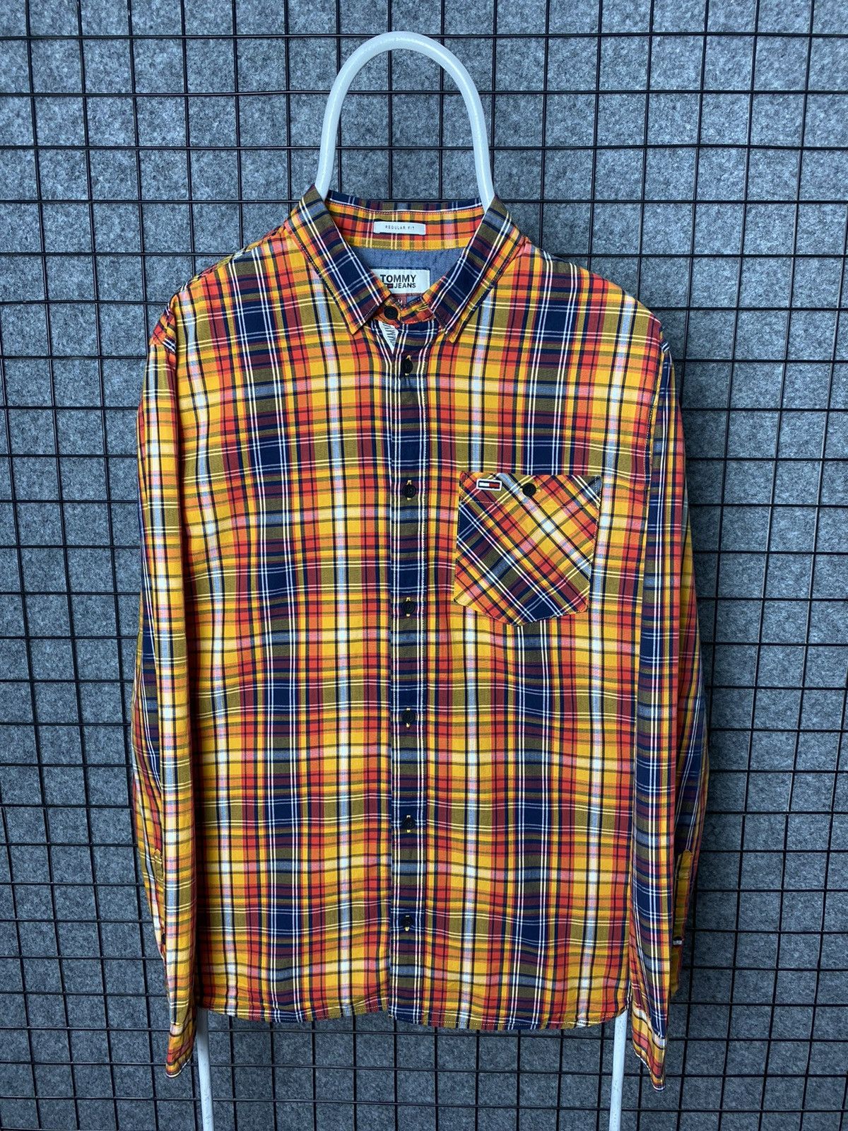 Tommy Hilfiger Tommy Jeans Regular Fit Plaid Long Sleeve Shirt Size M Size US M / EU 48-50 / 2 - 1 Thumbnail