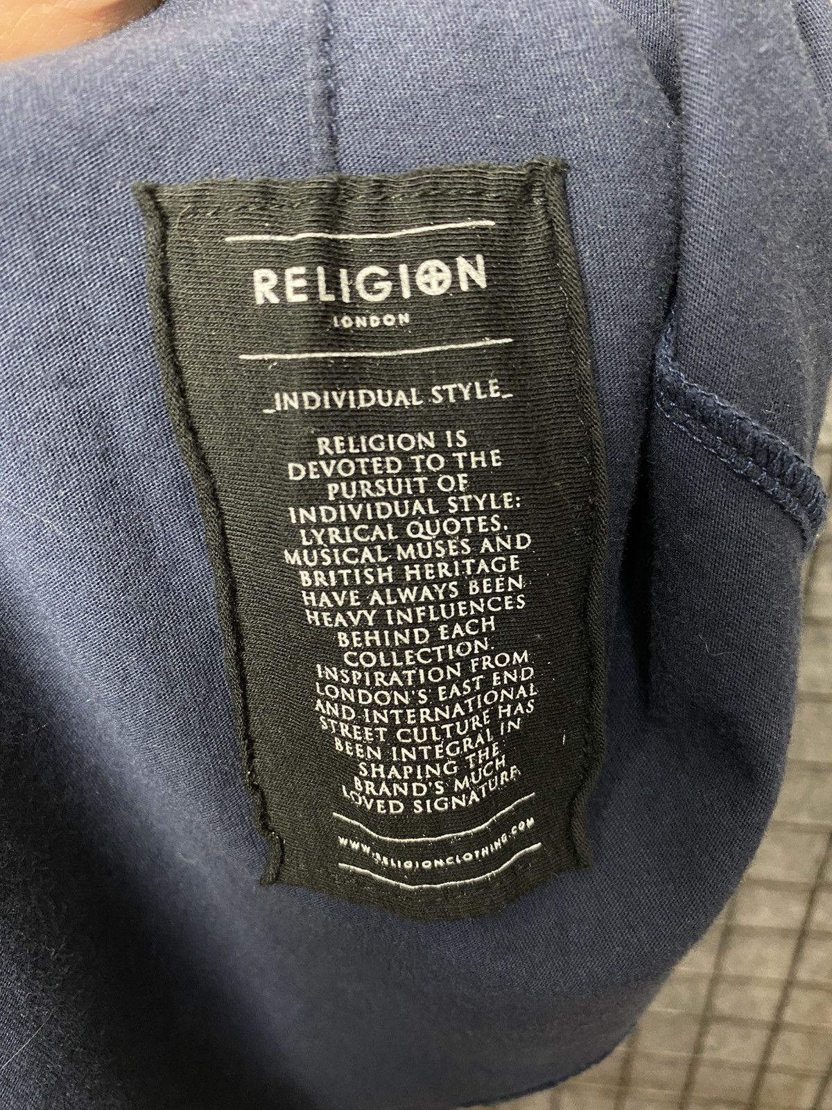 Other Religion Streetwear V Neck T Shirt Size S Size US S / EU 44-46 / 1 - 5 Thumbnail