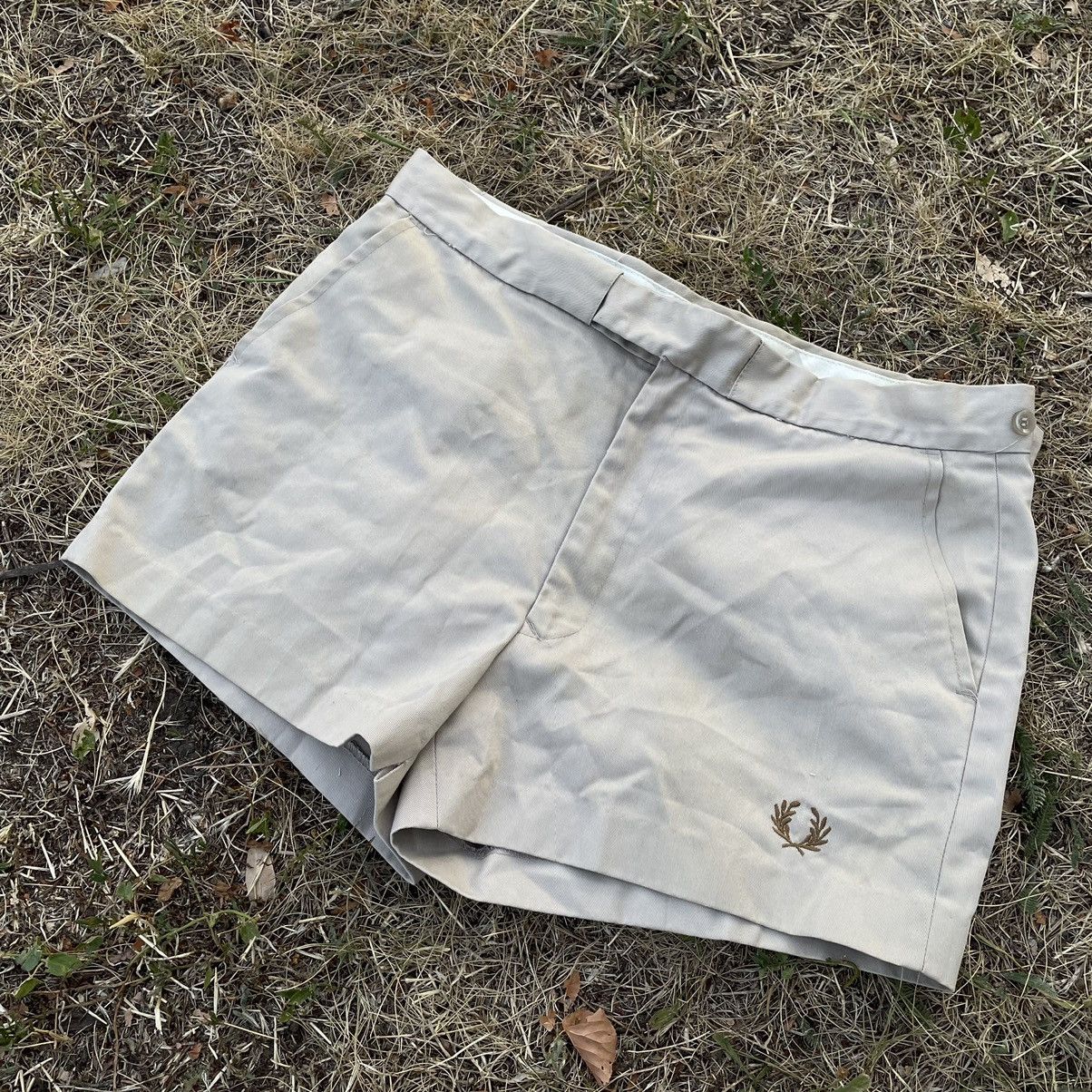 Vintage Vintage 90s Fred Perry Shorts Sun Faded Preppy Streetwear 34 Size US 34 / EU 50 - 2 Thumbnail