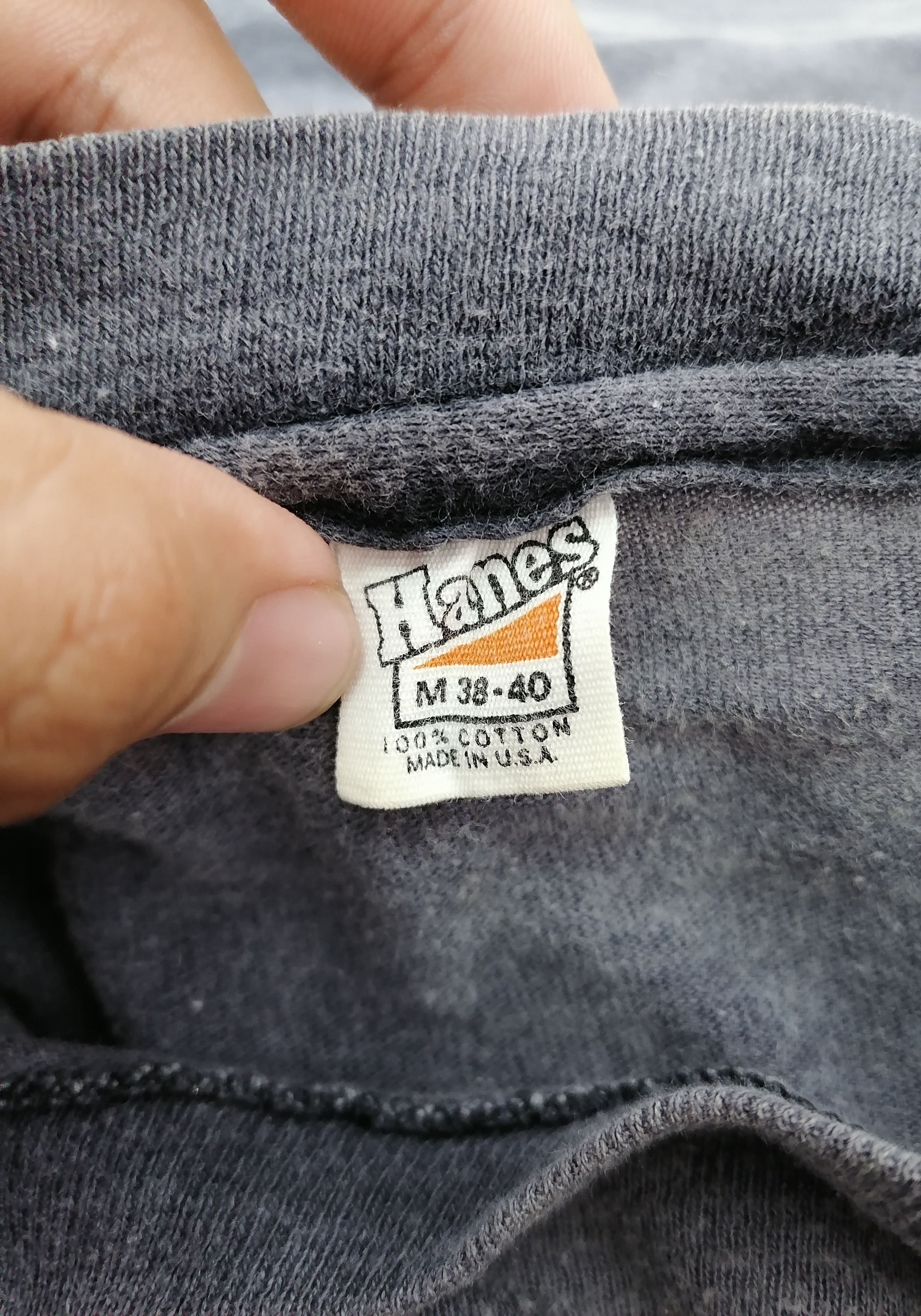 Band Tees × Vintage Vintage 90s Hanes Black Sun Tee Size US M / EU 48-50 / 2 - 5 Thumbnail