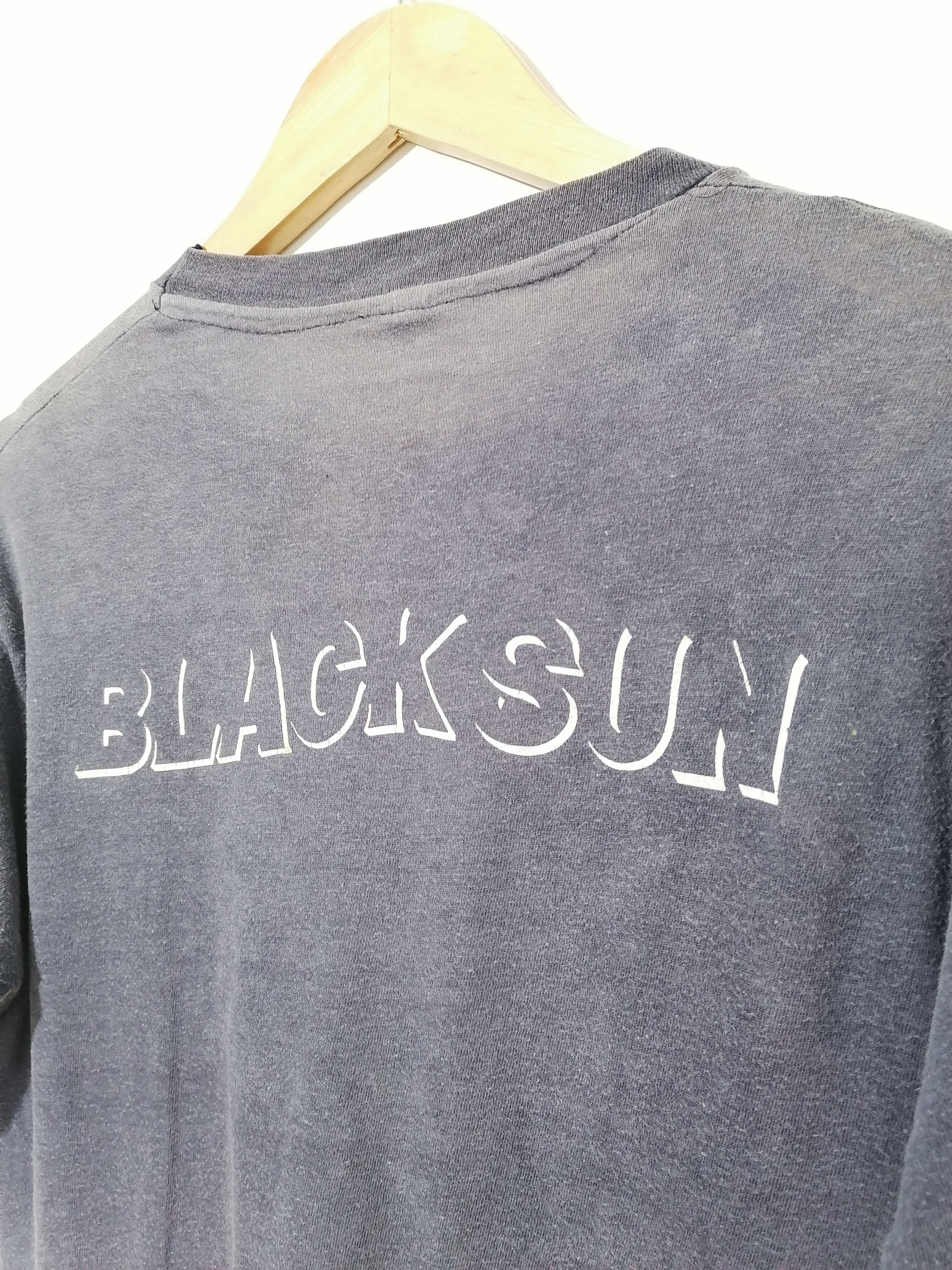 Band Tees × Vintage Vintage 90s Hanes Black Sun Tee Size US M / EU 48-50 / 2 - 4 Thumbnail