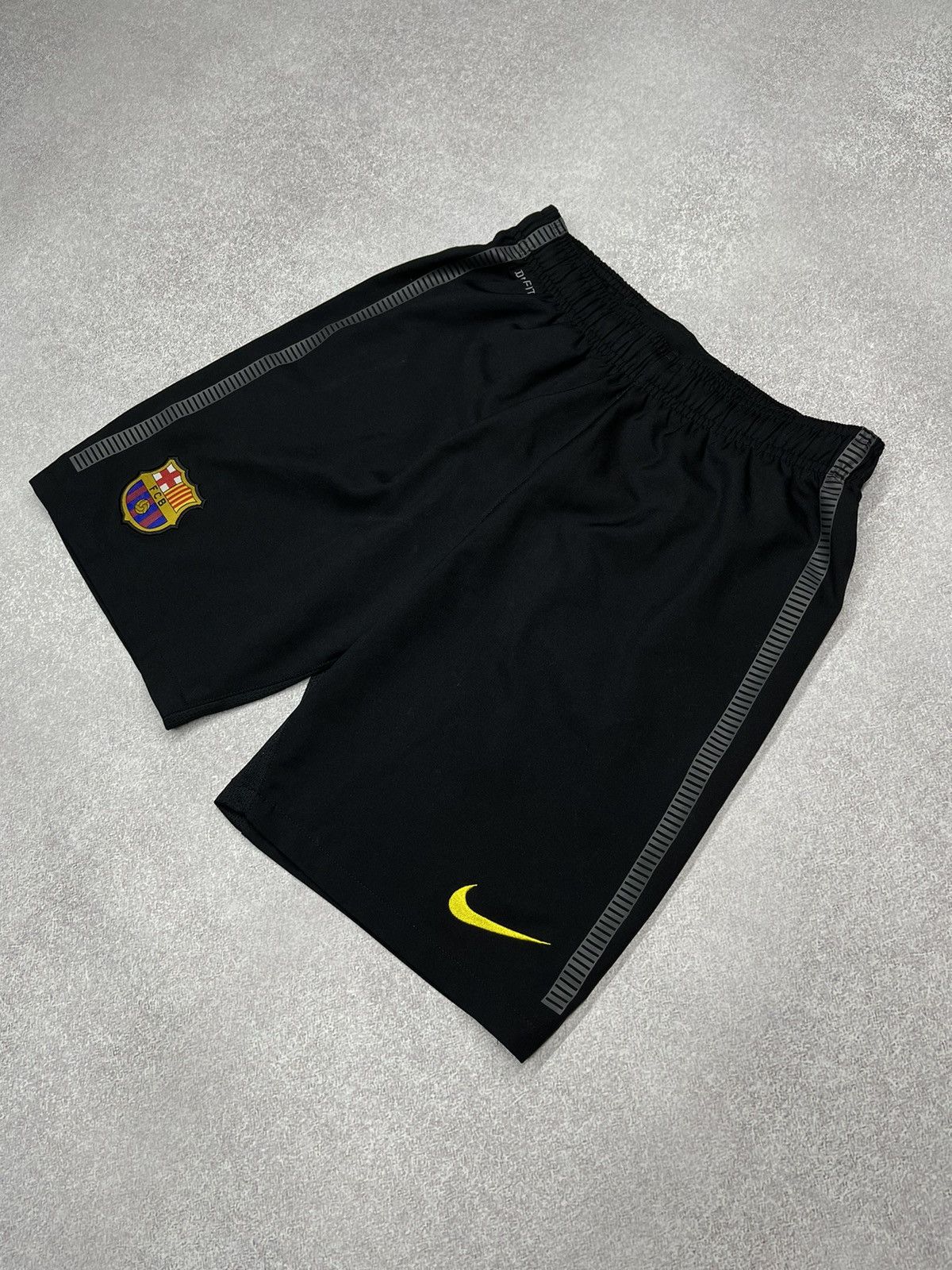 Nike Vintage Nike Barcelona Soccer Black Shorts Jersey Y2K Size US 30 / EU 46 - 2 Thumbnail