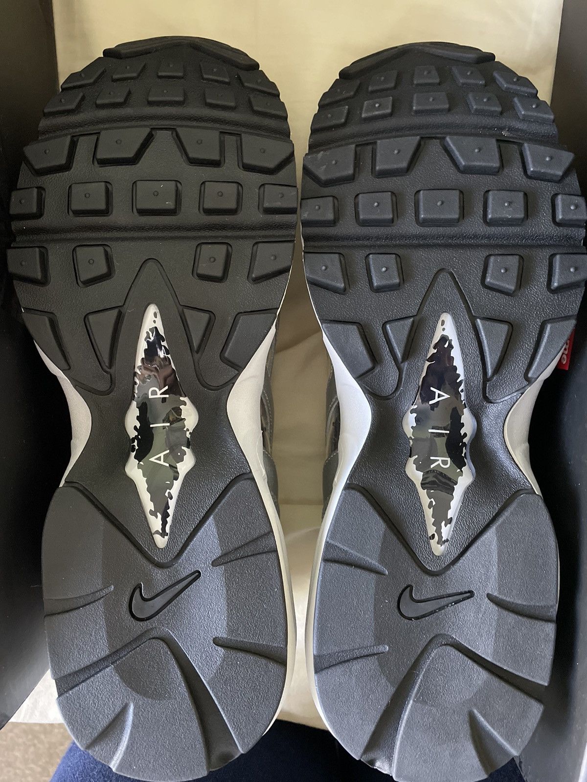 Nike × Supreme Supreme/Nike Air Max 96 Size US 9 / EU 42 - 7 Thumbnail