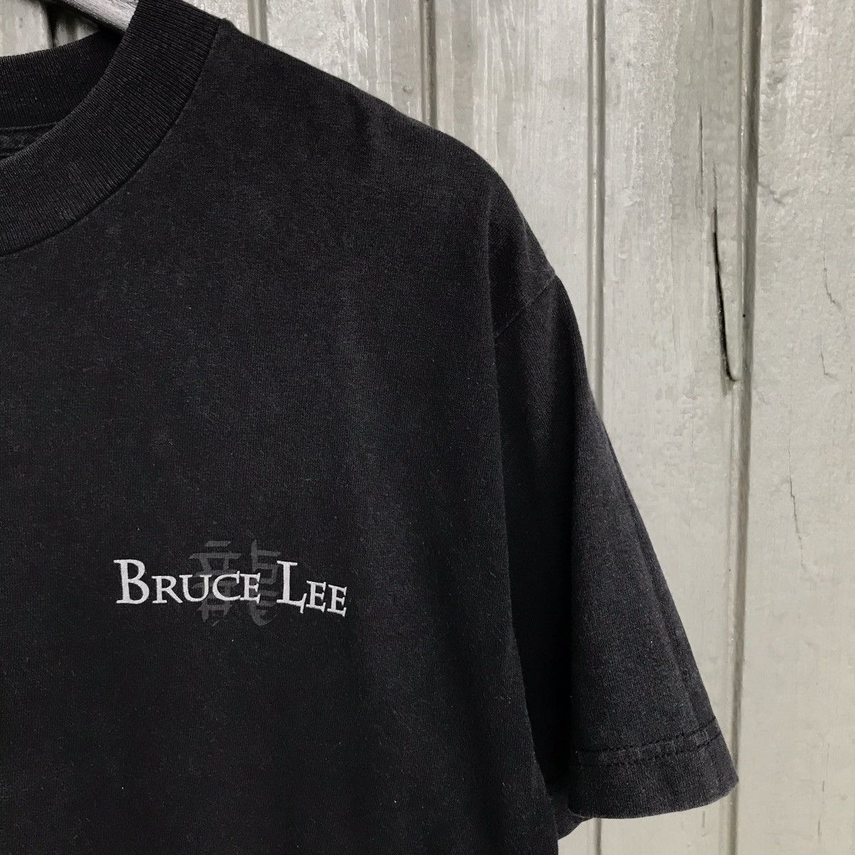 Vintage 🔥Vintage BRUCE LEE 1997 The Dragon Movies Size US M / EU 48-50 / 2 - 8 Thumbnail