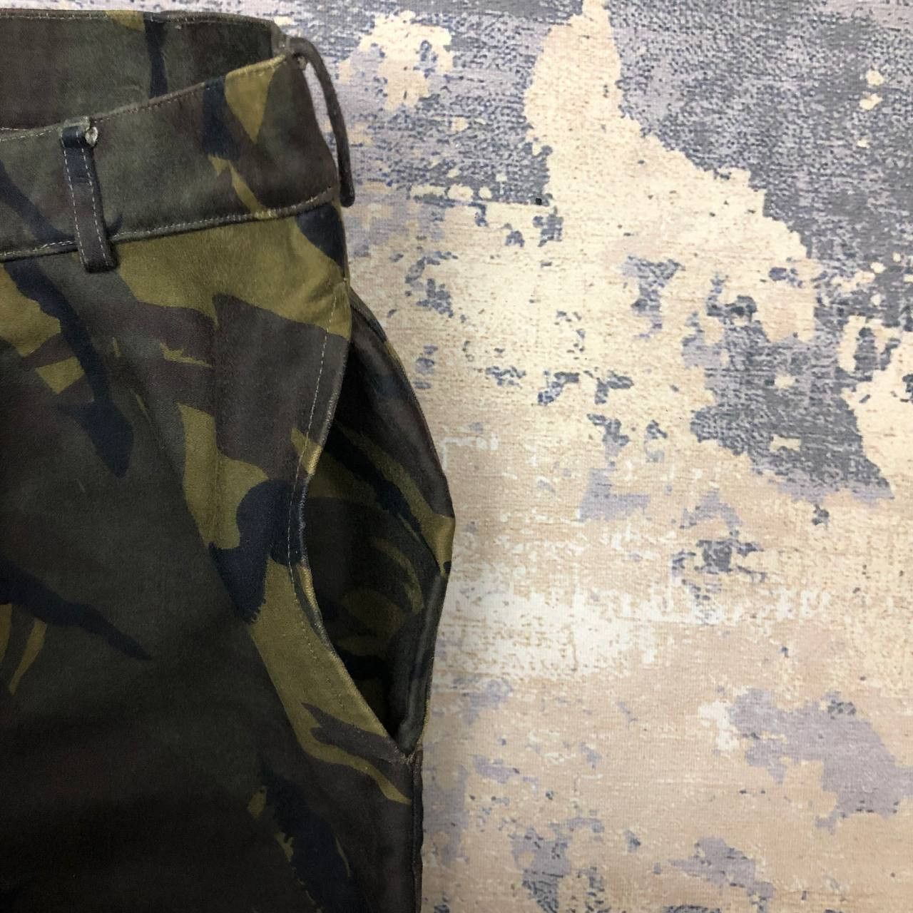A.P.C. P31 RUE DE LEURUS PARIS A.P.C. CAMO SLIM PANTS Size US 29 - 6 Thumbnail