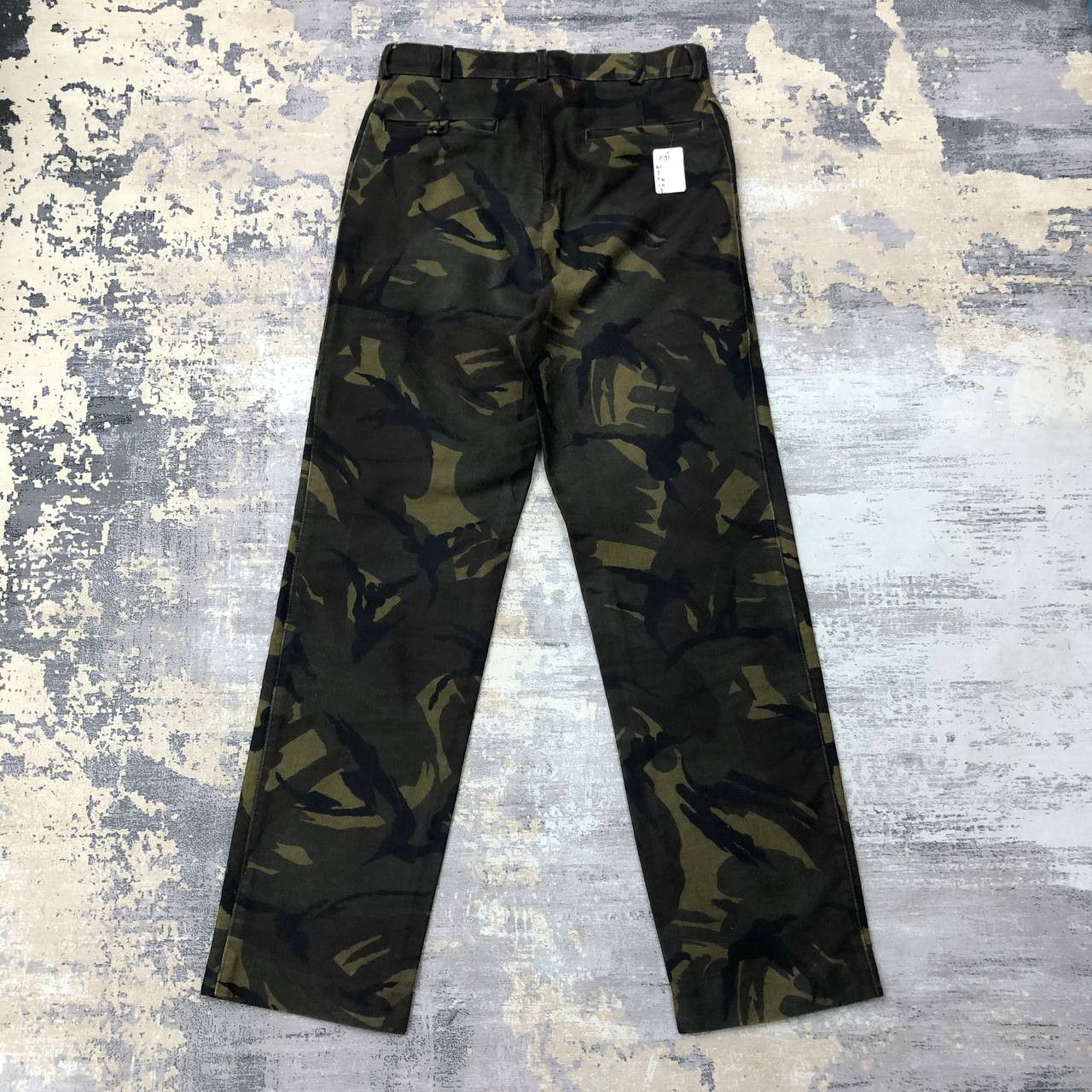 A.P.C. P31 RUE DE LEURUS PARIS A.P.C. CAMO SLIM PANTS Size US 29 - 2 Thumbnail