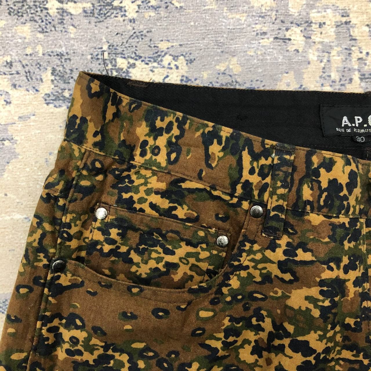 A.P.C. × Japanese Brand P34 FLEURUS PRES DU A.P.C. CAMO SLIMFIT PANTS Size 27" / US 4 / IT 40 - 9 Thumbnail