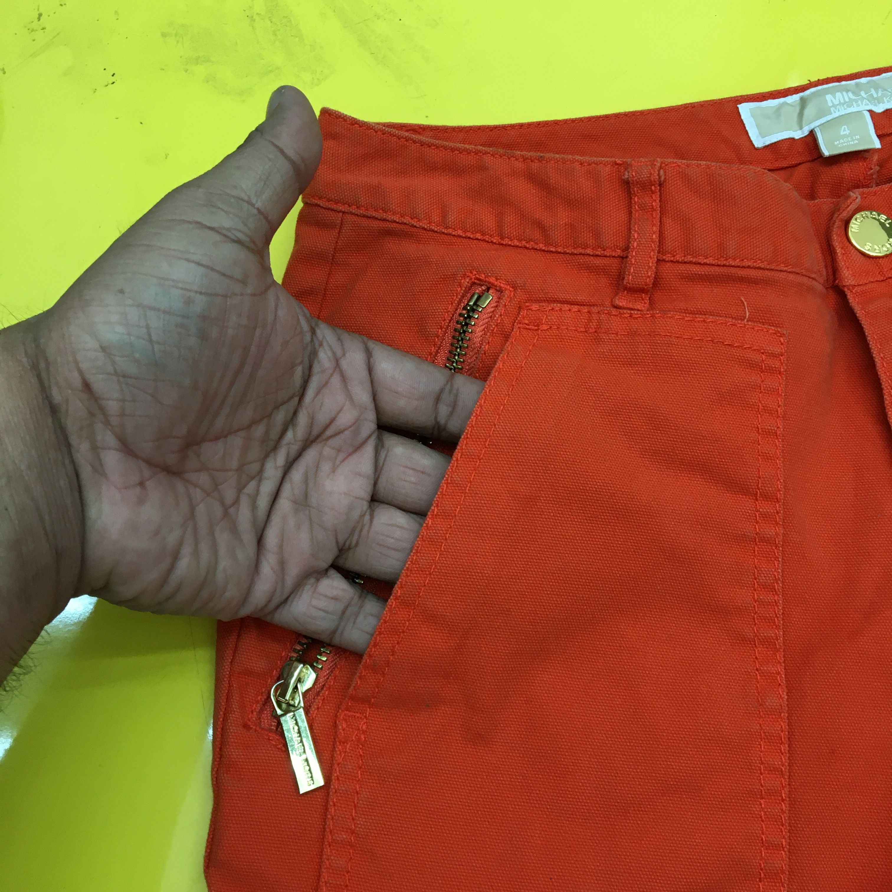 Michael Kors × Vintage Michael Kors Cargo Pants Multi Pocket Multi Zipper Trousers Size 28" / US 6 / IT 42 - 9 Thumbnail