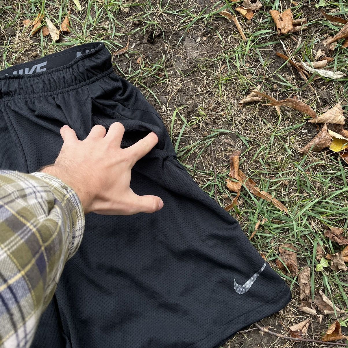 Vintage Vintage Nike Swoosh Shorts Y2K Streetwear Skate Graphic 32 Size US 32 / EU 48 - 4 Thumbnail