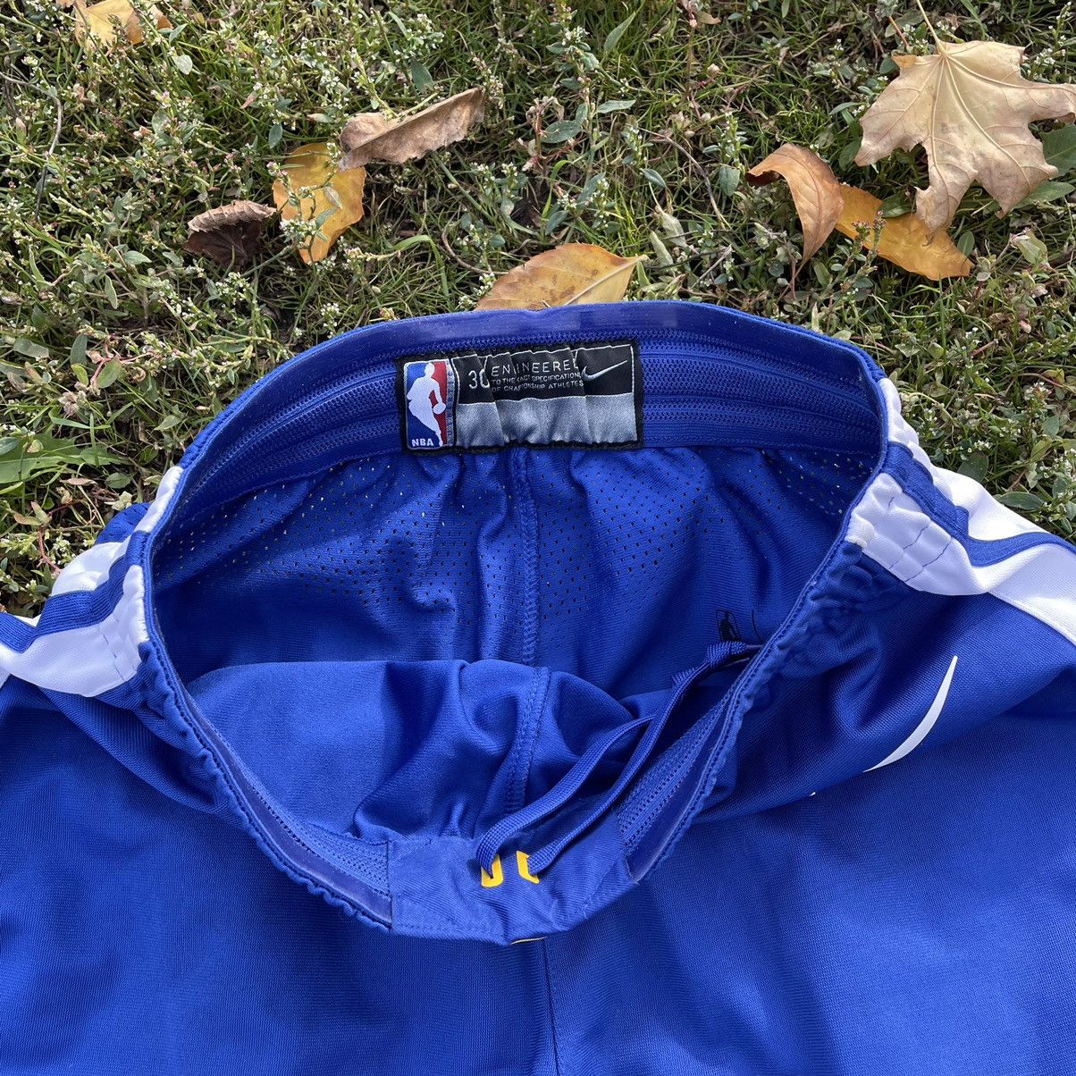 Vintage Vintage 90s Nike Basketball Shorts Swoosh Logo Streetwear 30 Size US 30 / EU 46 - 6 Thumbnail