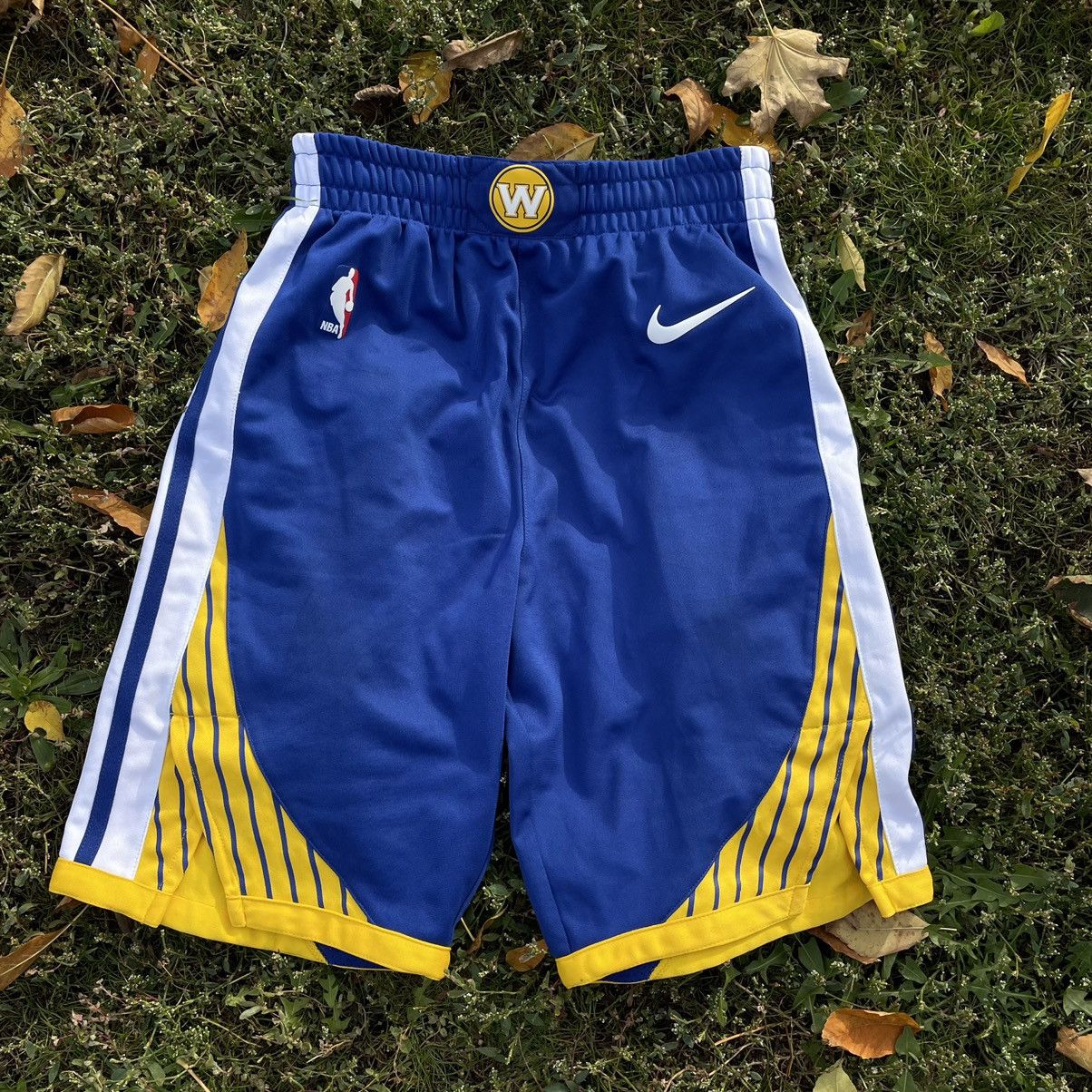 Vintage Vintage 90s Nike Basketball Shorts Swoosh Logo Streetwear 30 Size US 30 / EU 46 - 2 Thumbnail