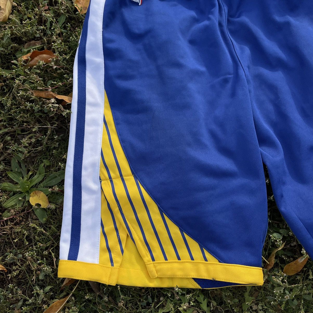 Vintage Vintage 90s Nike Basketball Shorts Swoosh Logo Streetwear 30 Size US 30 / EU 46 - 4 Thumbnail