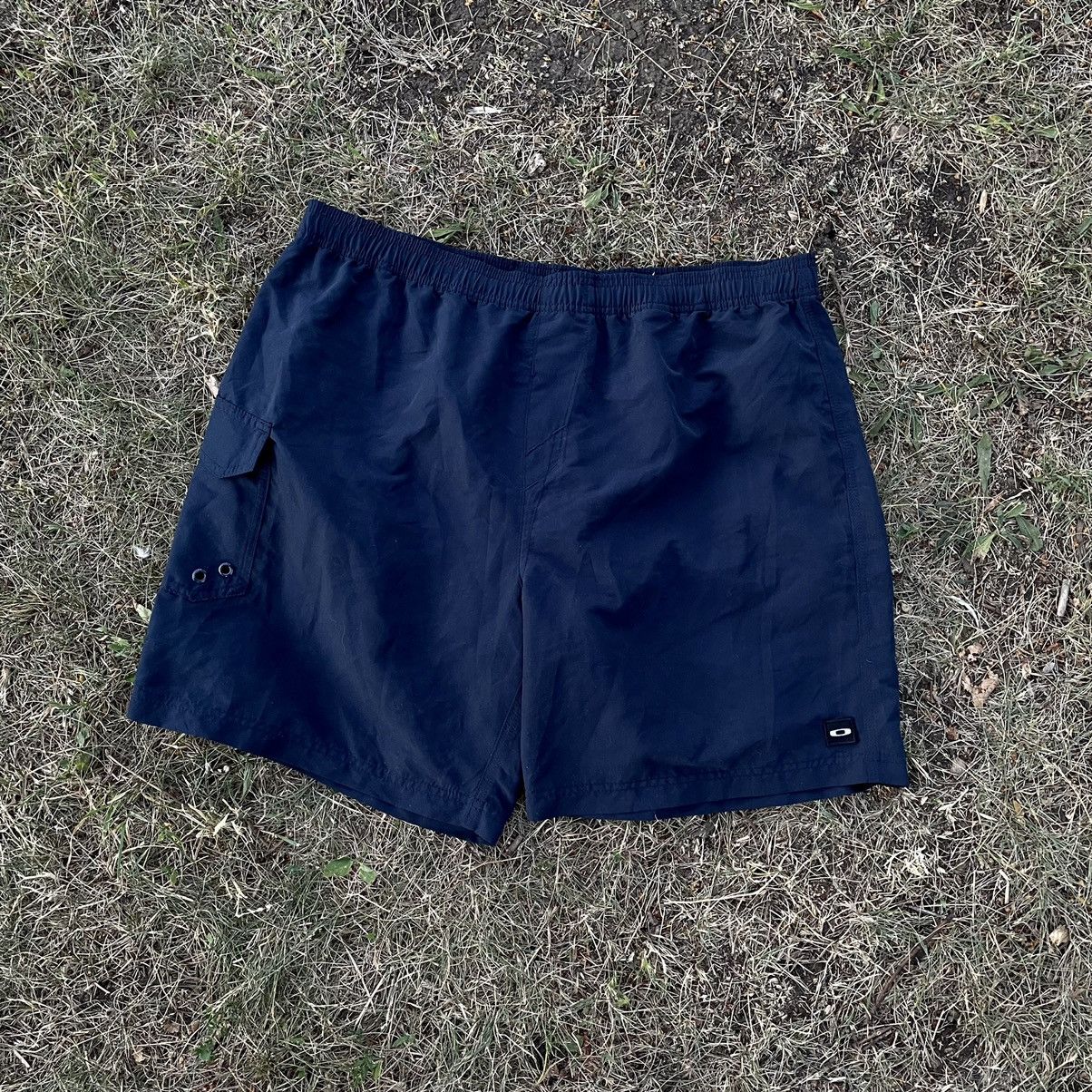 Vintage Vintage Y2K Oakley Baggy Shorts Skate Streetwear Navy 34 Size US 34 / EU 50 - 1 Thumbnail