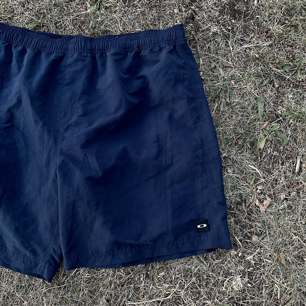Vintage Vintage Y2K Oakley Baggy Shorts Skate Streetwear Navy 34 Size US 34 / EU 50 - 3 Thumbnail
