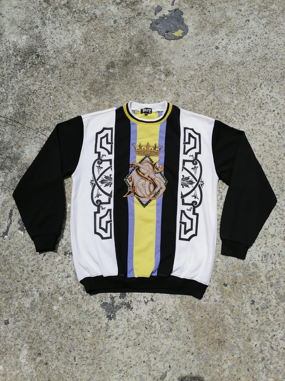 Designer Ilarg Nice Design Embroidered Sweatshirt Size US M / EU 48-50 / 2 - 1 Thumbnail