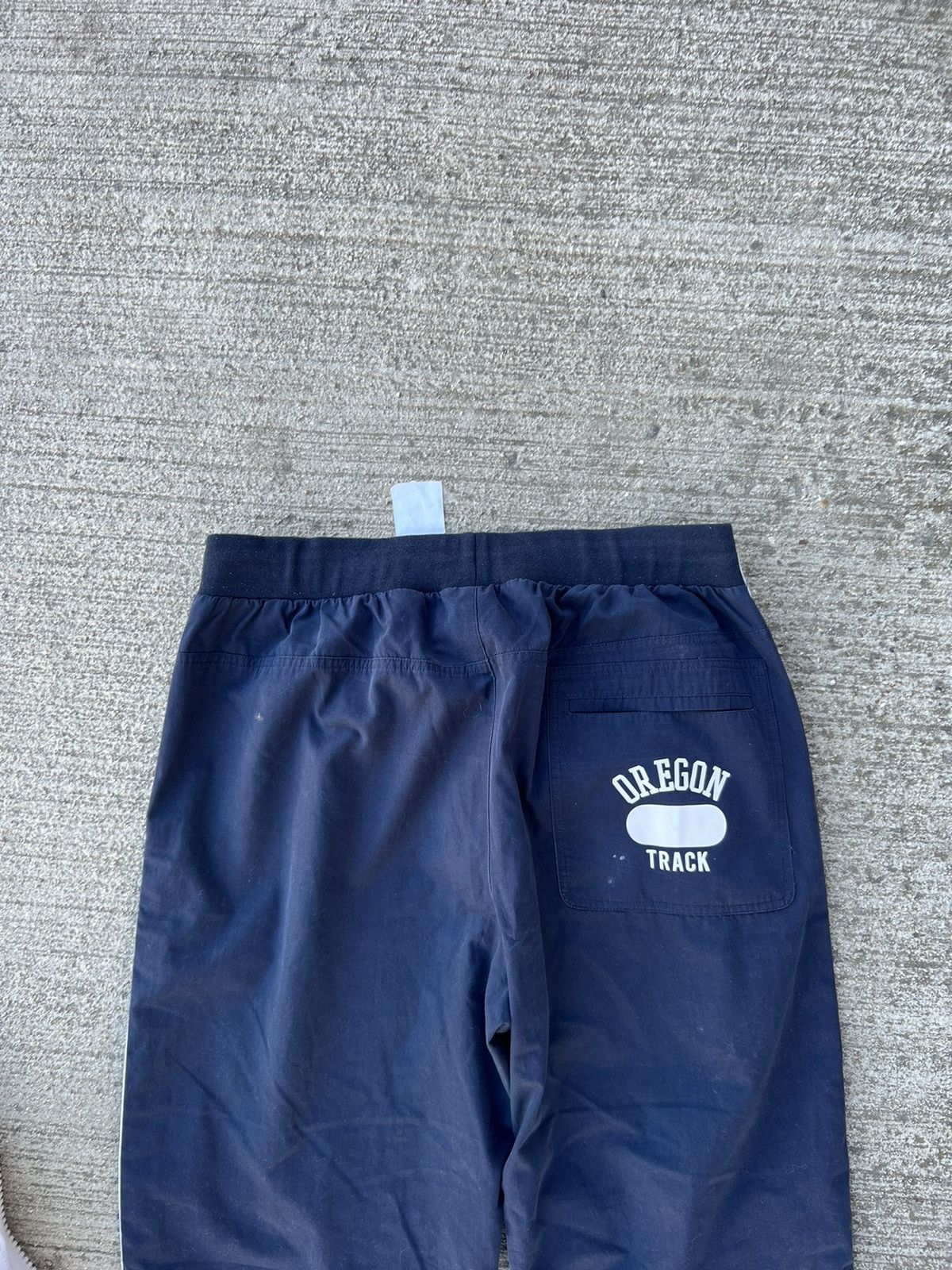 Nike Vintage Nike Track Pants Oregon Striped Size US 34 / EU 50 - 13 Thumbnail