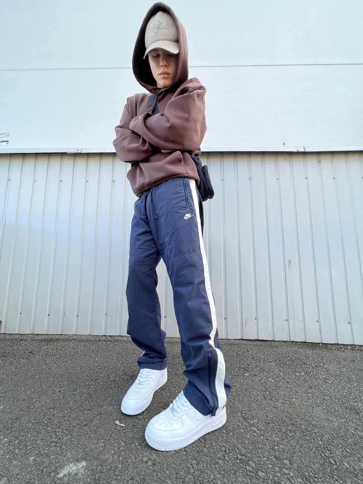 Nike Vintage Nike Track Pants Oregon Striped Size US 34 / EU 50 - 1 Thumbnail