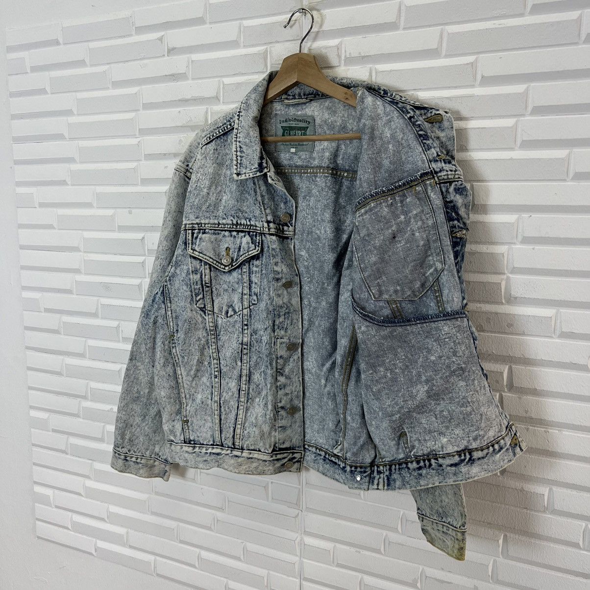 Japanese Brand VINTAGE BIKER GL HEART DENIM BOMBER JACKET ACID WASH DESIGN Size US L / EU 52-54 / 3 - 13 Thumbnail