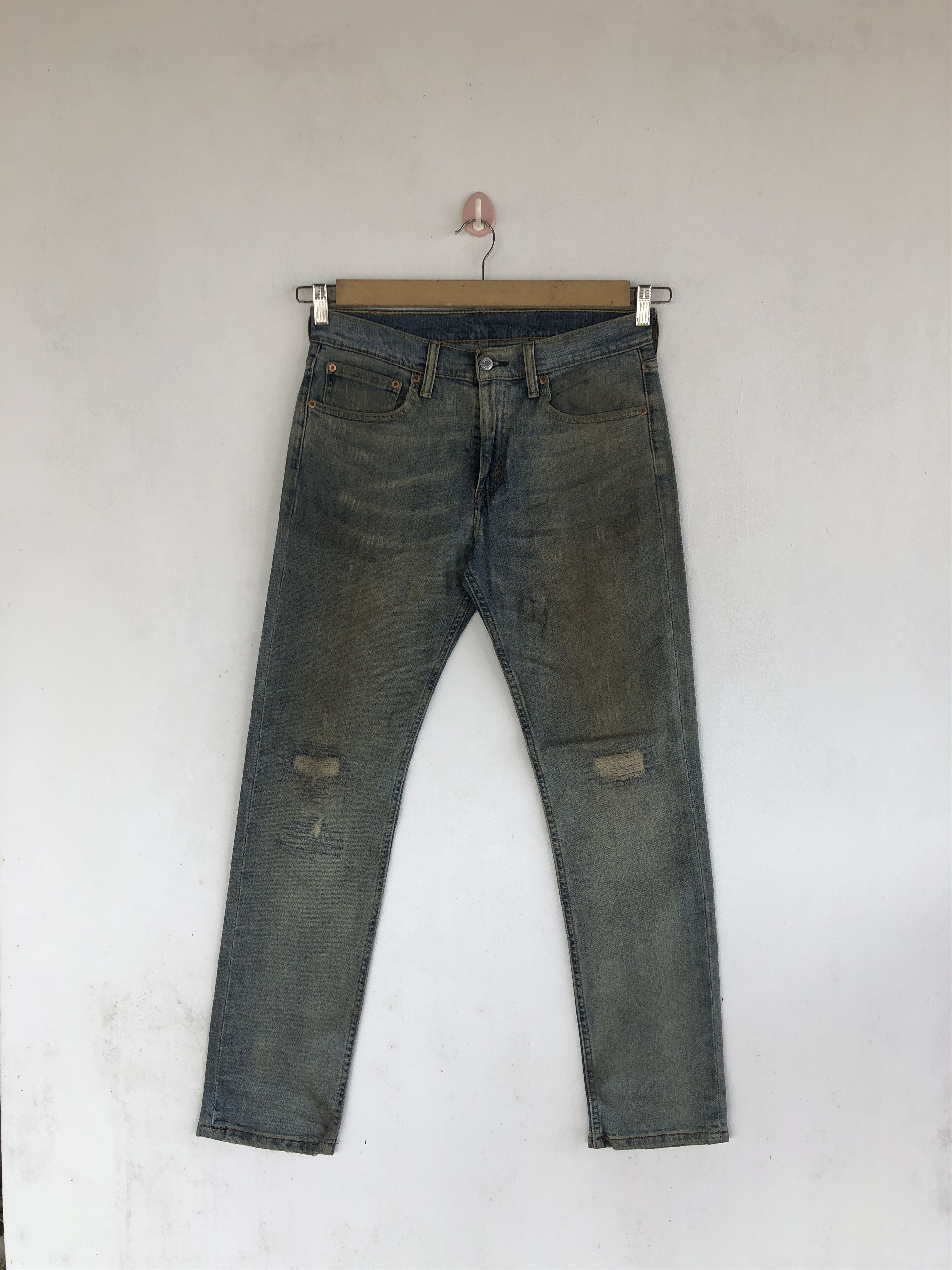 Levi's Vintage Levis Distressed Jeans Levi's Slim Tapered Denim Size US 30 / EU 46 - 1 Thumbnail
