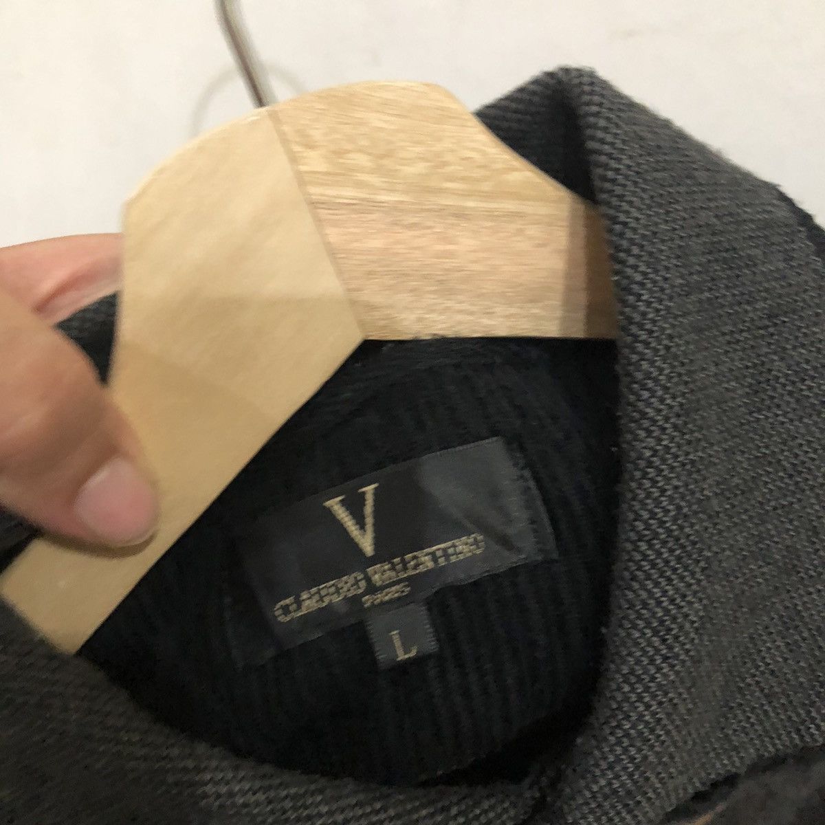 Japanese Brand Vintage Claudio Valentino Sweatshirt Size US L / EU 52-54 / 3 - 7 Thumbnail