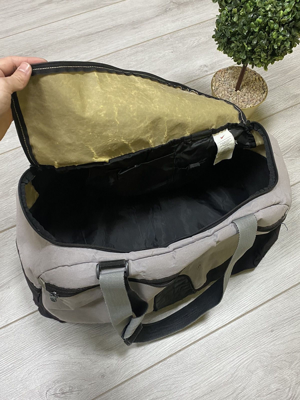 Nike Nike vintage 90s sport handle bag small swoosh logo Size ONE SIZE - 6 Thumbnail