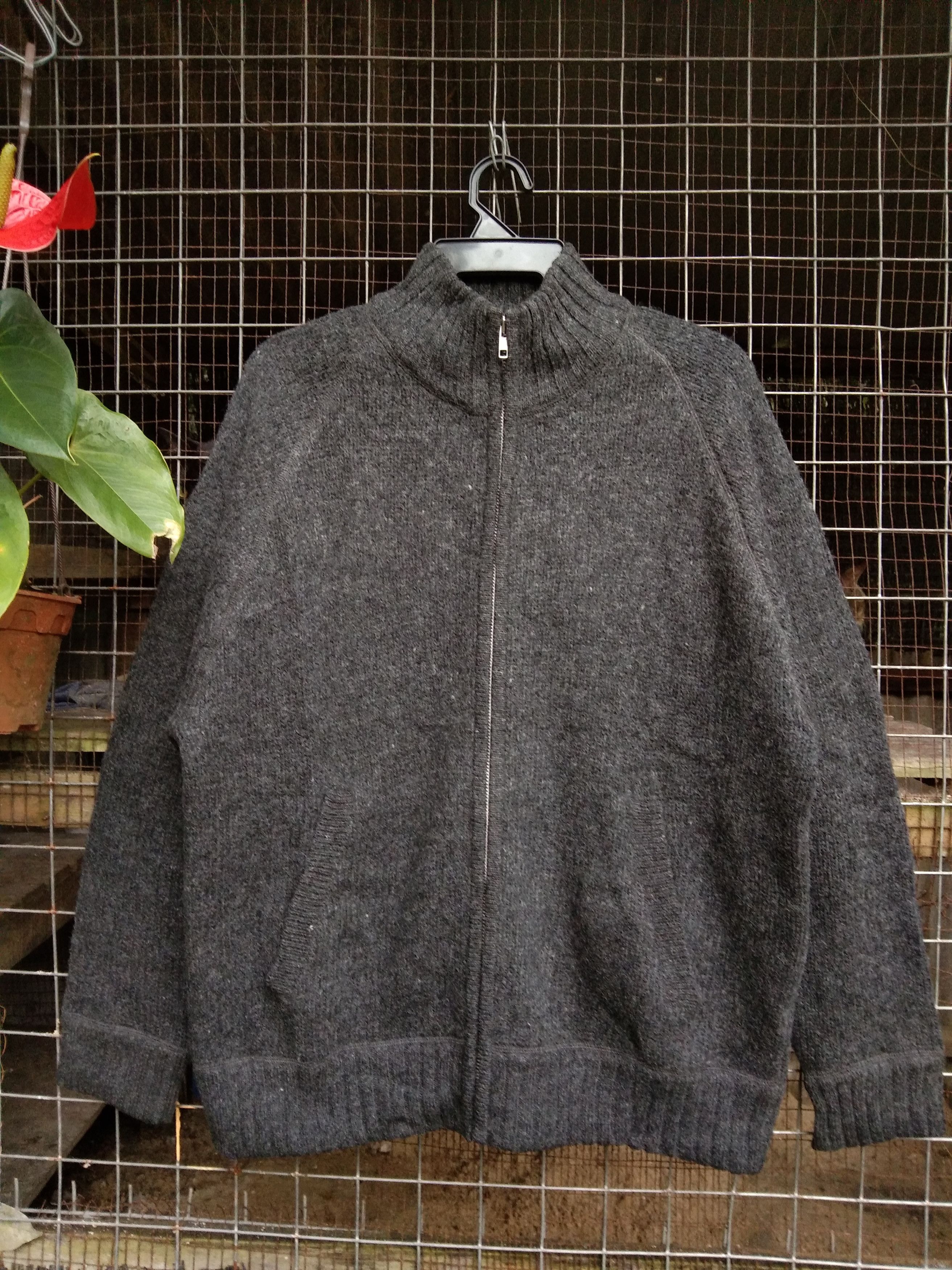 Japanese Brand × Uniqlo UNIQLO MEN'S TURTLE NECK WOOL SWEATER Size US L / EU 52-54 / 3 - 3 Thumbnail