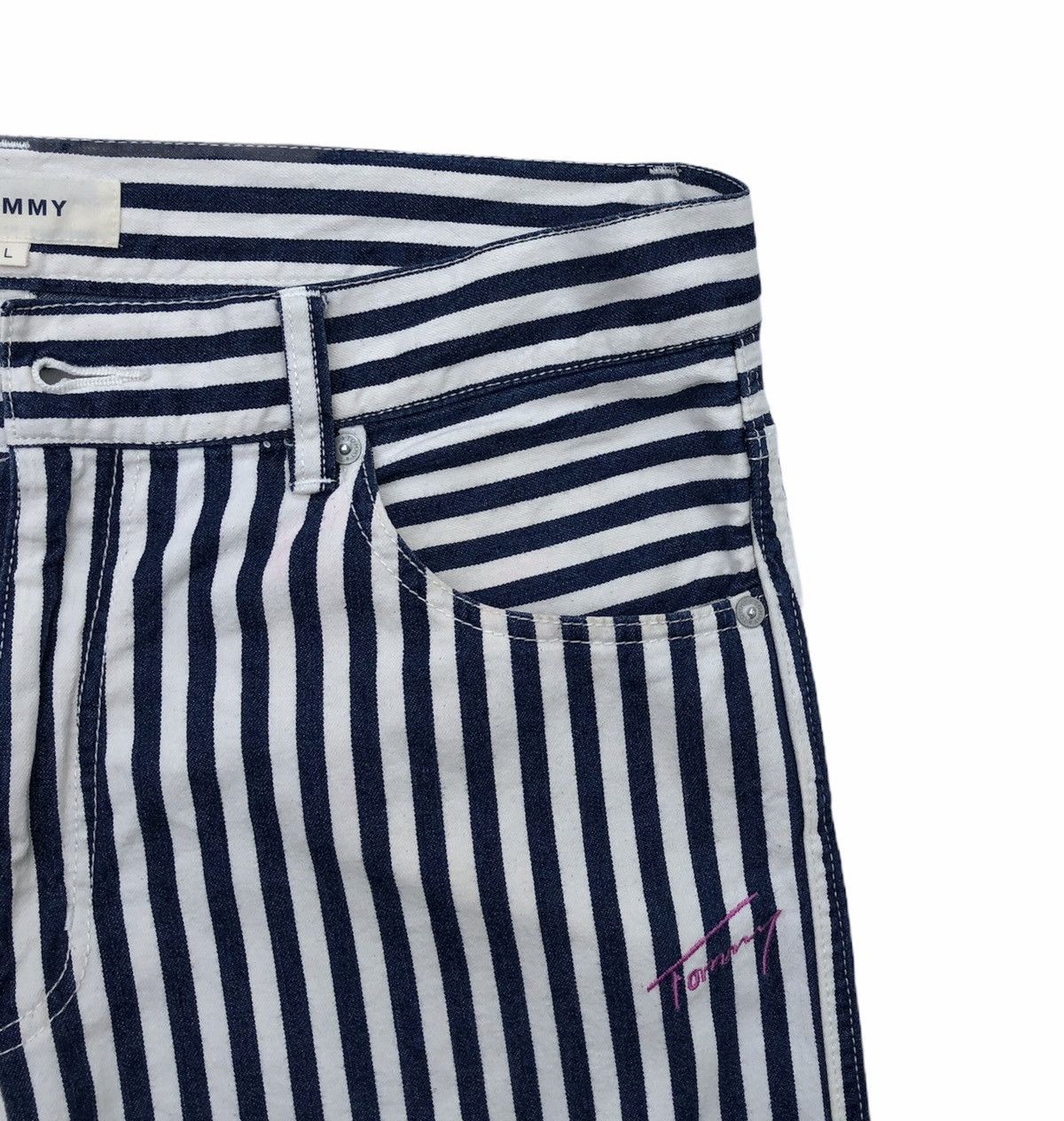 Tommy Hilfiger Tommy Striped Big Spell Out Short Pants Size US 35 - 8 Thumbnail