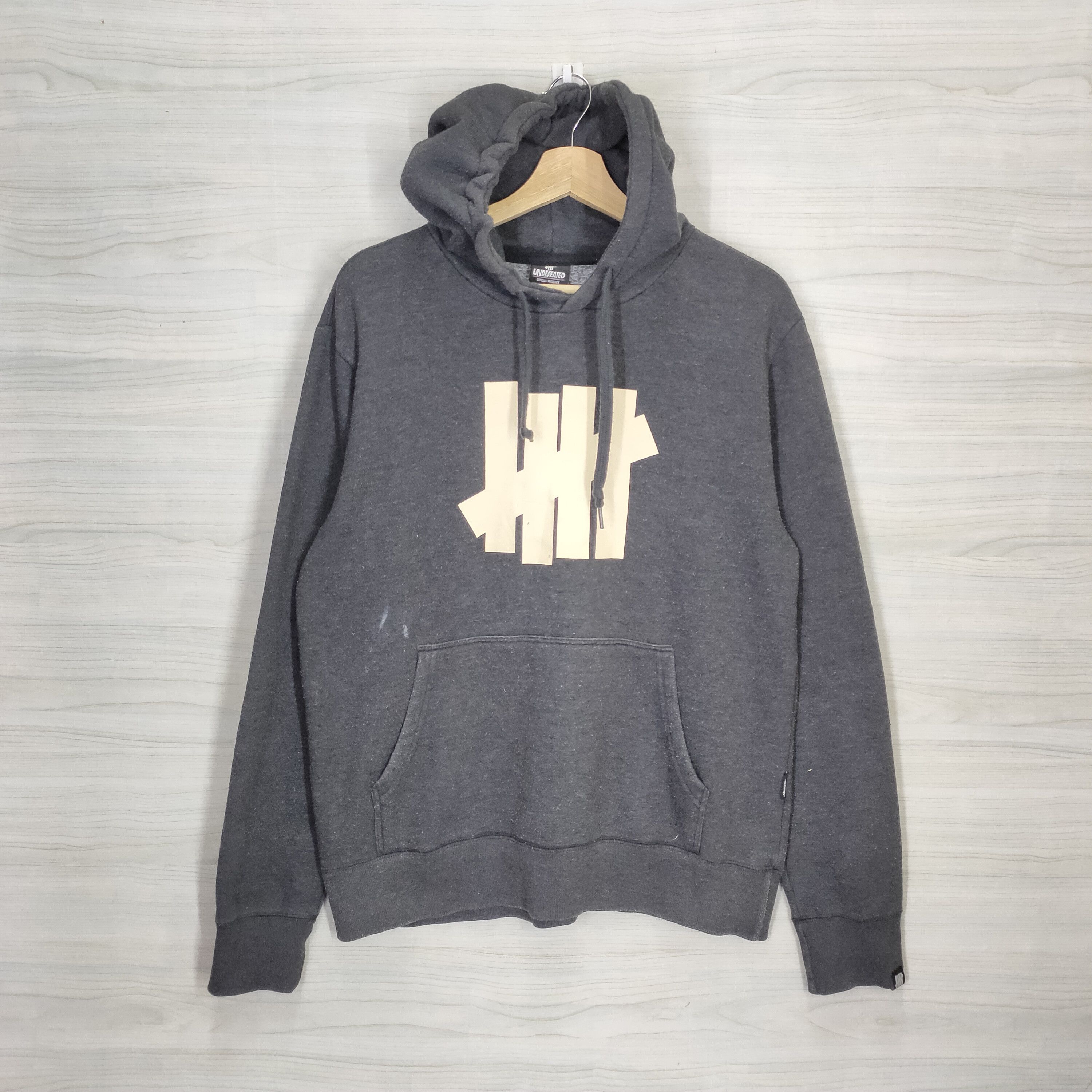 Undefeated Undefeated hoodie medium Grailed