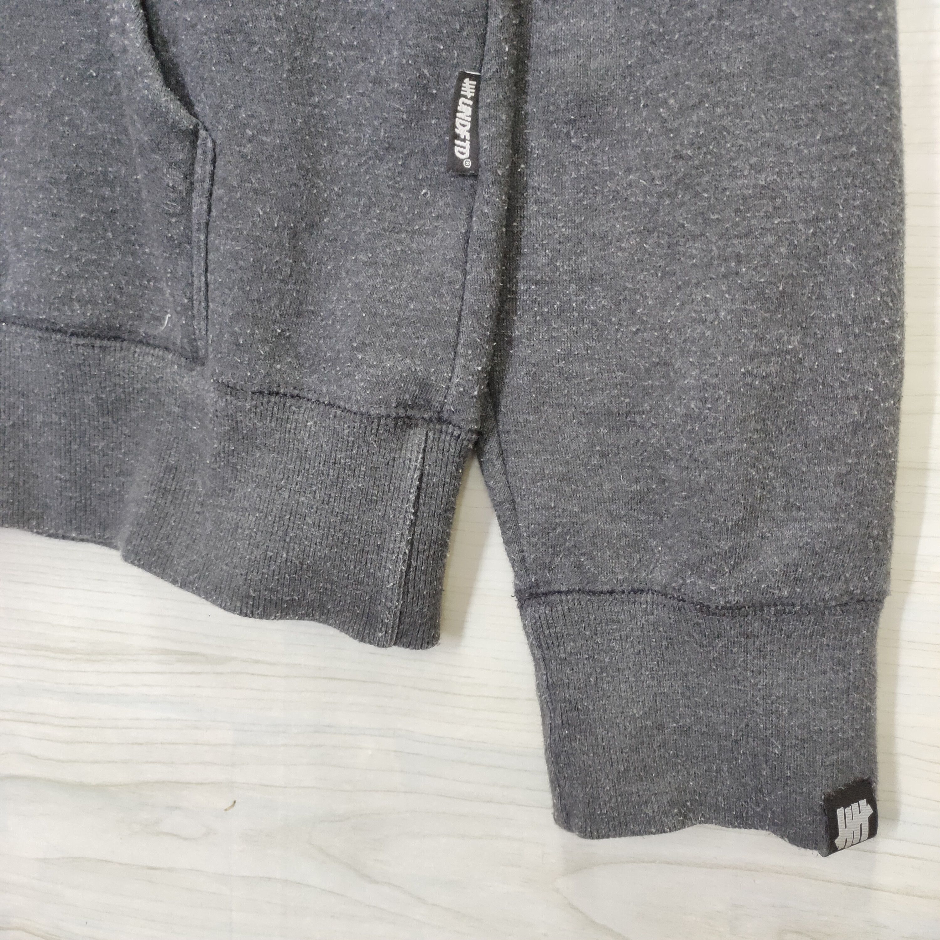 Undefeated Undefeated hoodie medium Size US M / EU 48-50 / 2 - 7 Thumbnail