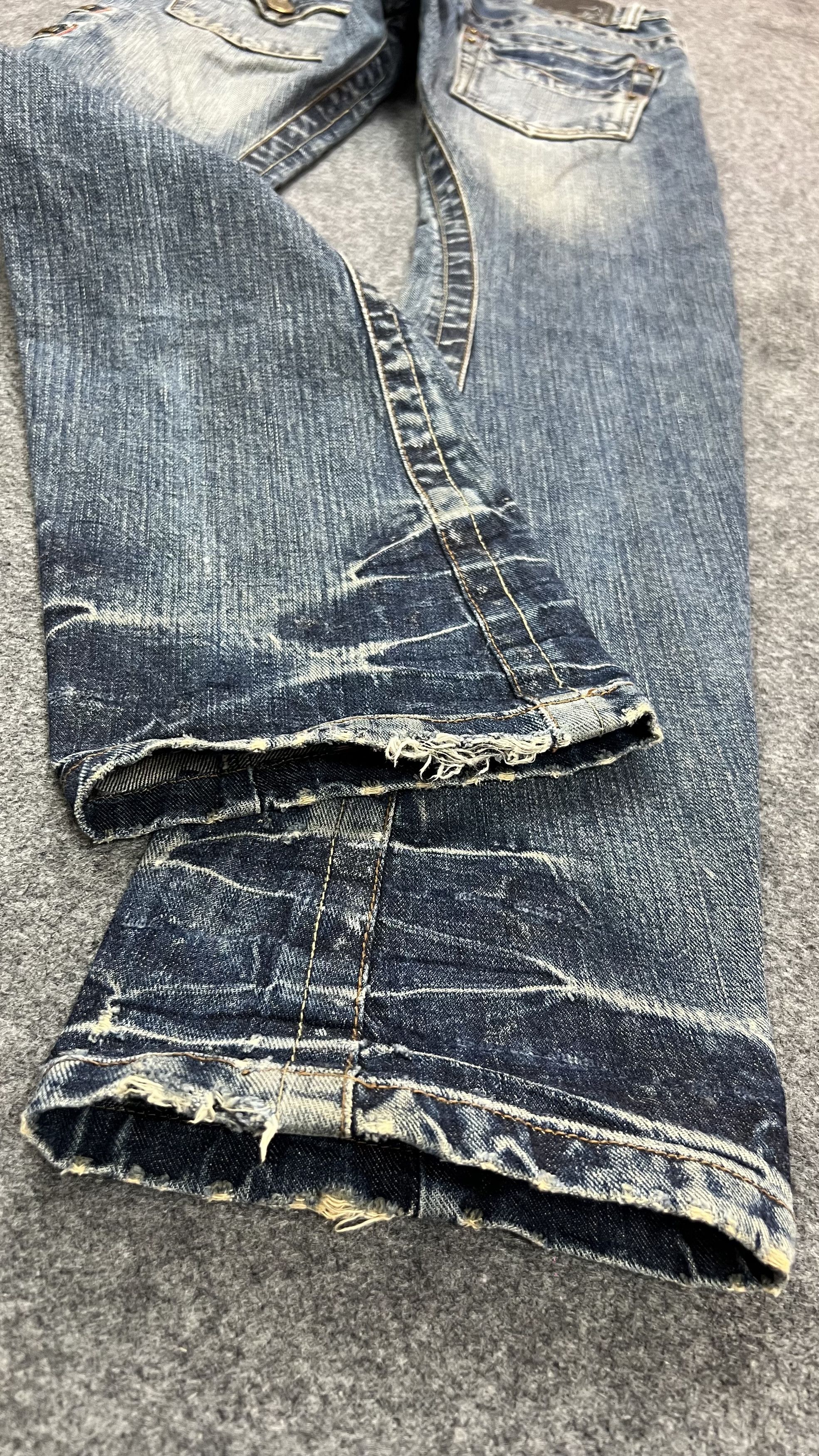Japanese Brand RattleTrap Slight Flare Acid Wash Boot Cut Size US 32 / EU 48 - 12 Thumbnail