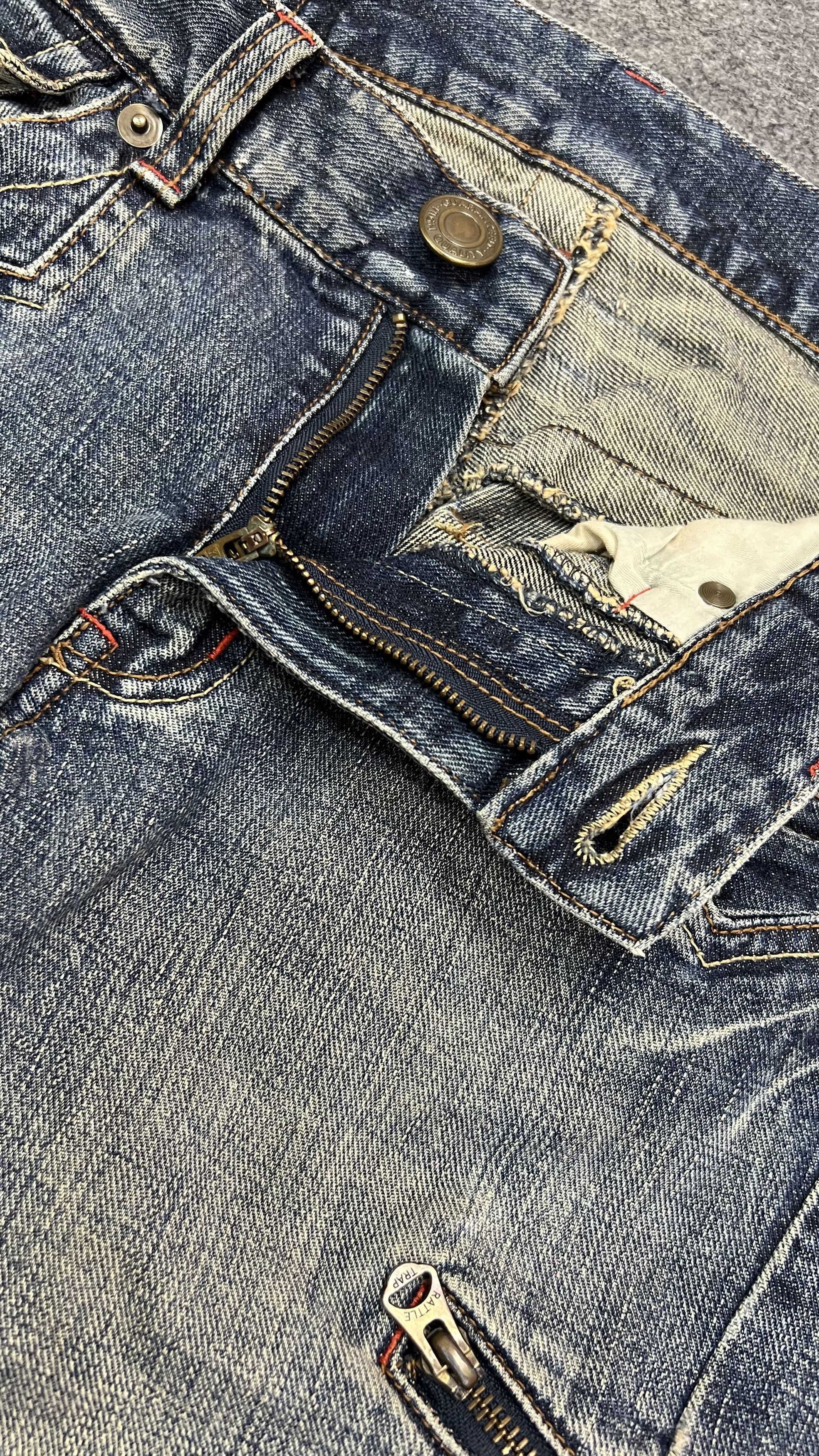 Japanese Brand RattleTrap Slight Flare Acid Wash Boot Cut Size US 32 / EU 48 - 9 Thumbnail