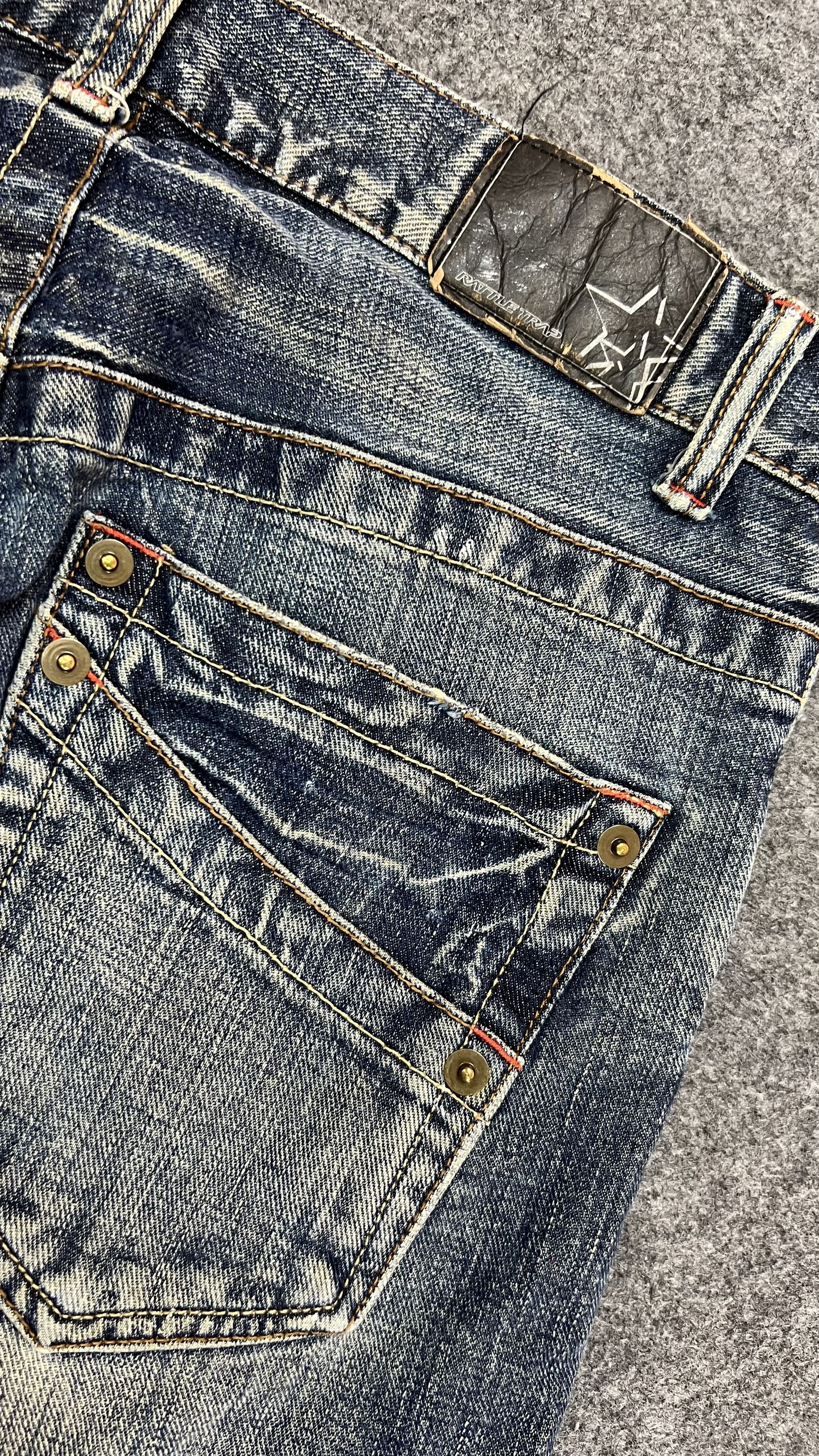 Japanese Brand RattleTrap Slight Flare Acid Wash Boot Cut Size US 32 / EU 48 - 11 Thumbnail
