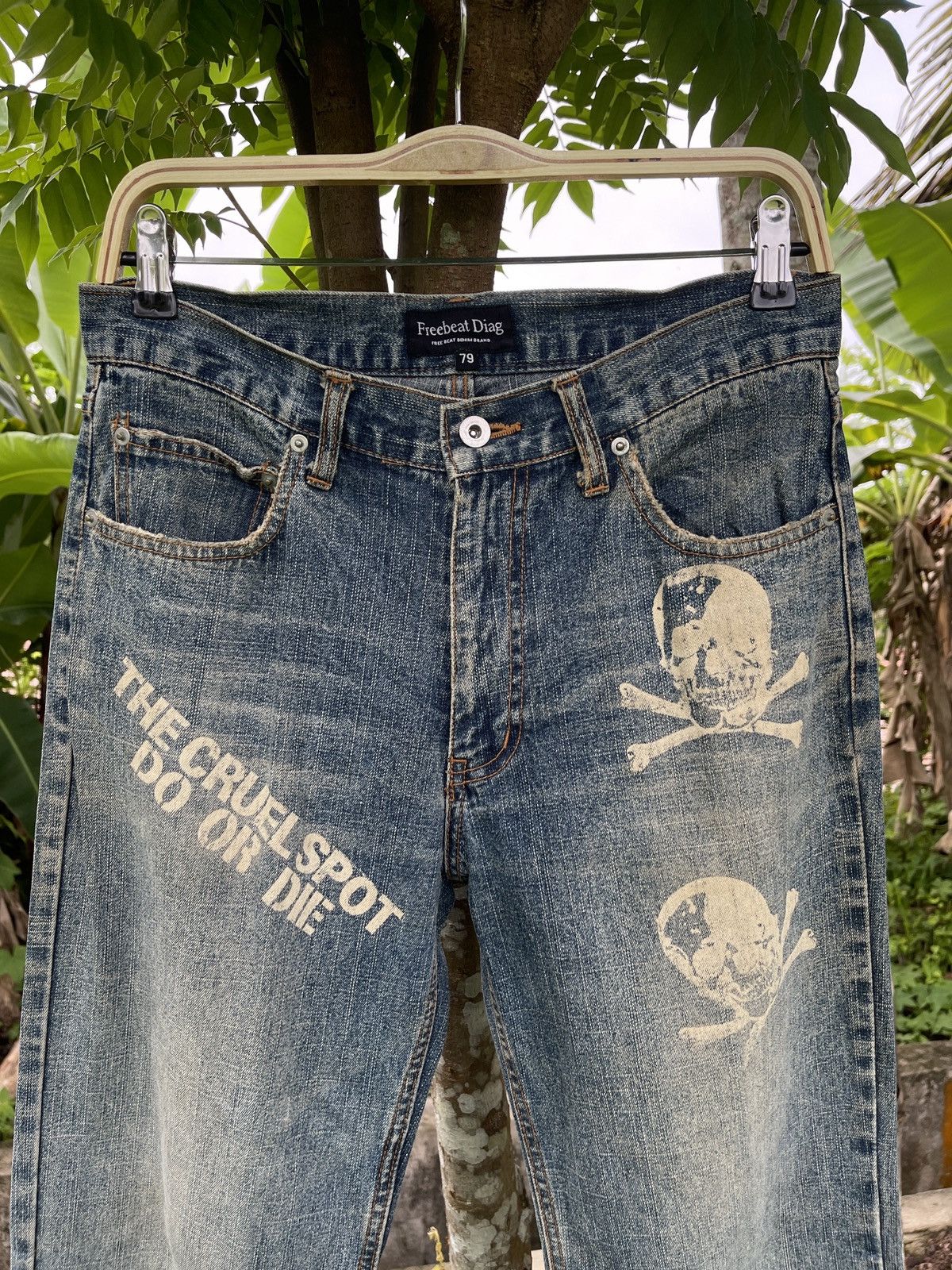 Japanese Brand × Vintage JAPANESE FREEBEAT DIAG SKULL LOGO PRINT POEM DISTRES JEANS Size US 31 - 5 Thumbnail