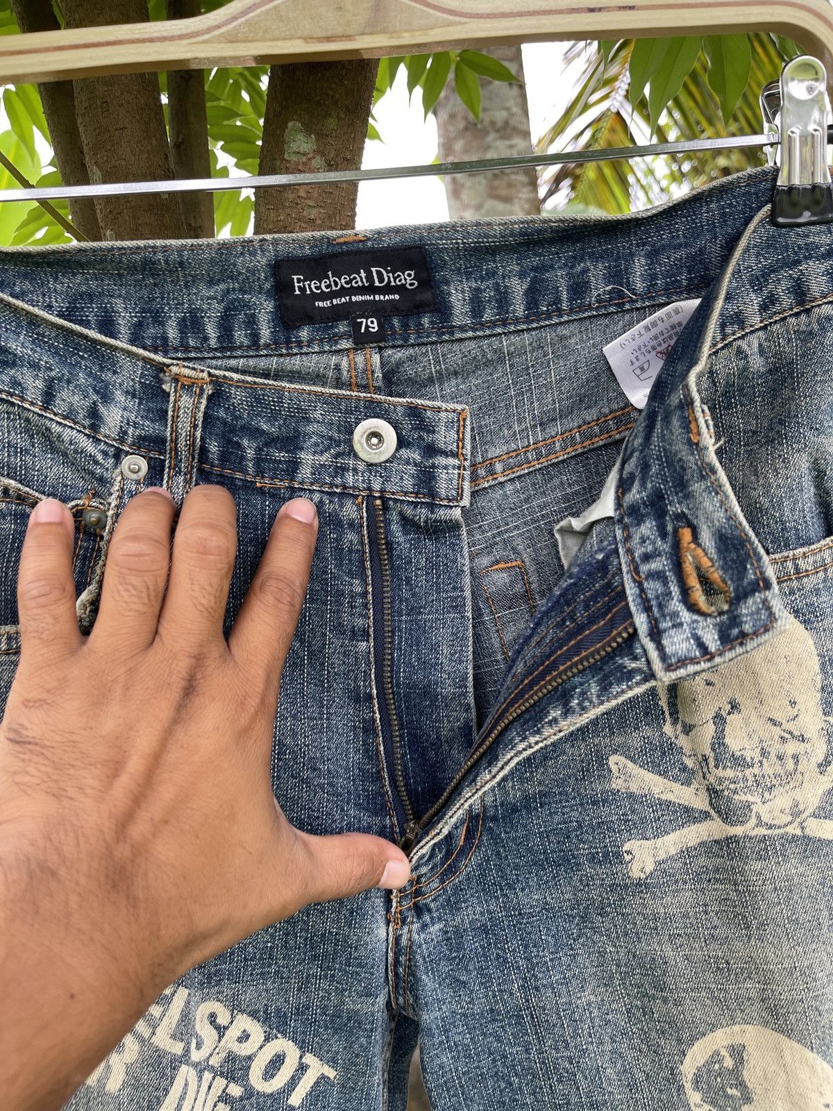 Japanese Brand × Vintage JAPANESE FREEBEAT DIAG SKULL LOGO PRINT POEM DISTRES JEANS Size US 31 - 7 Thumbnail