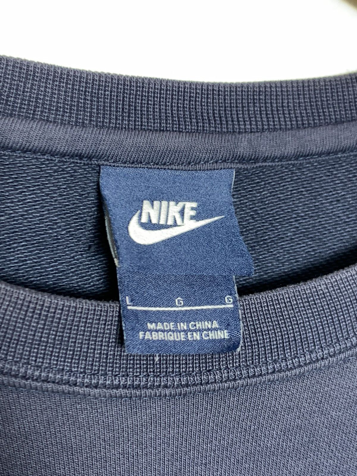 Nike Vintage Sunfaded Nike Small Logo Crewneck Sweatshirt Size US M / EU 48-50 / 2 - 6 Thumbnail