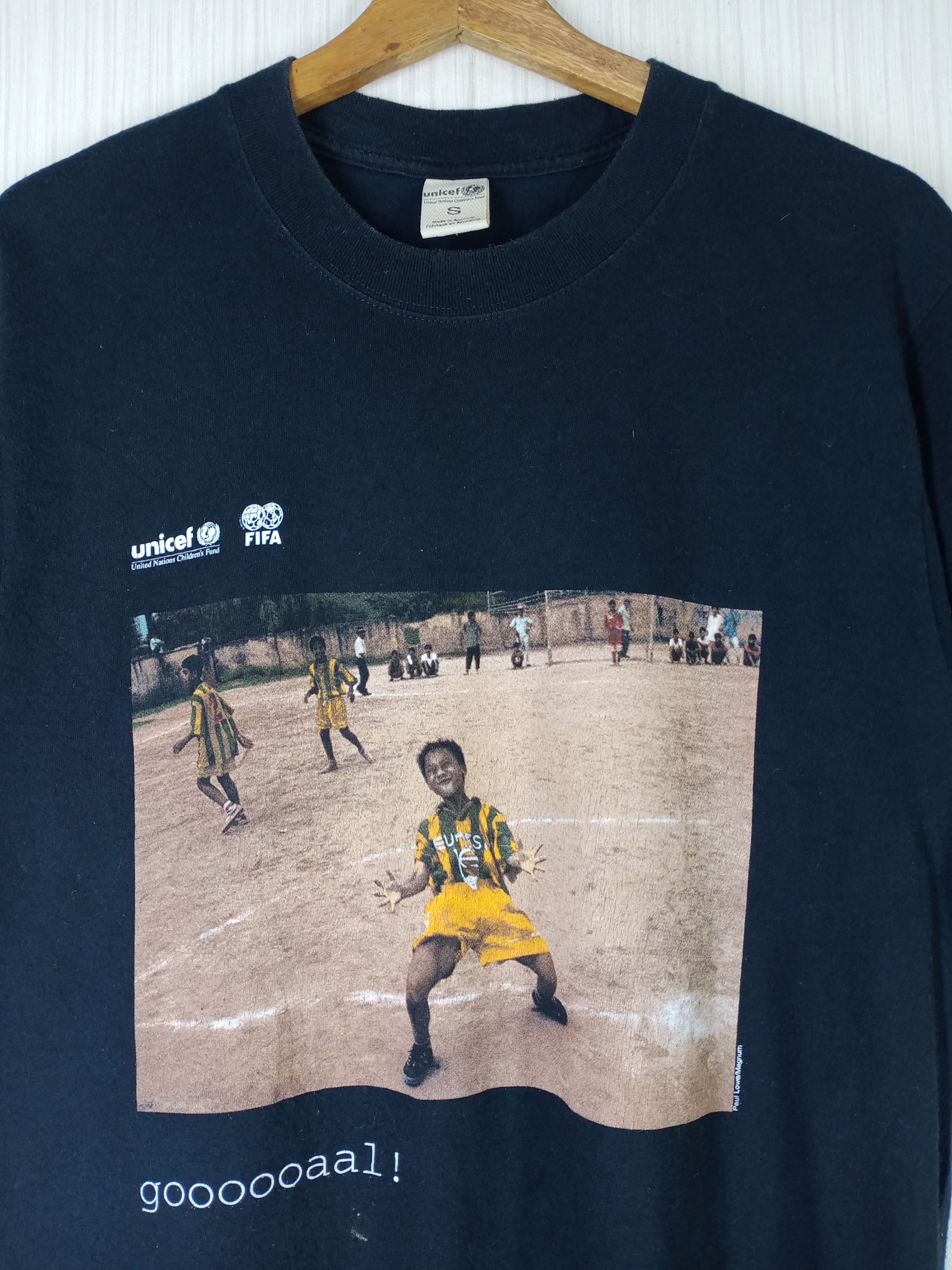 Vintage Very Rare Vintage Unicef X FIFA Collaboration Tshirt Size US M / EU 48-50 / 2 - 5 Thumbnail