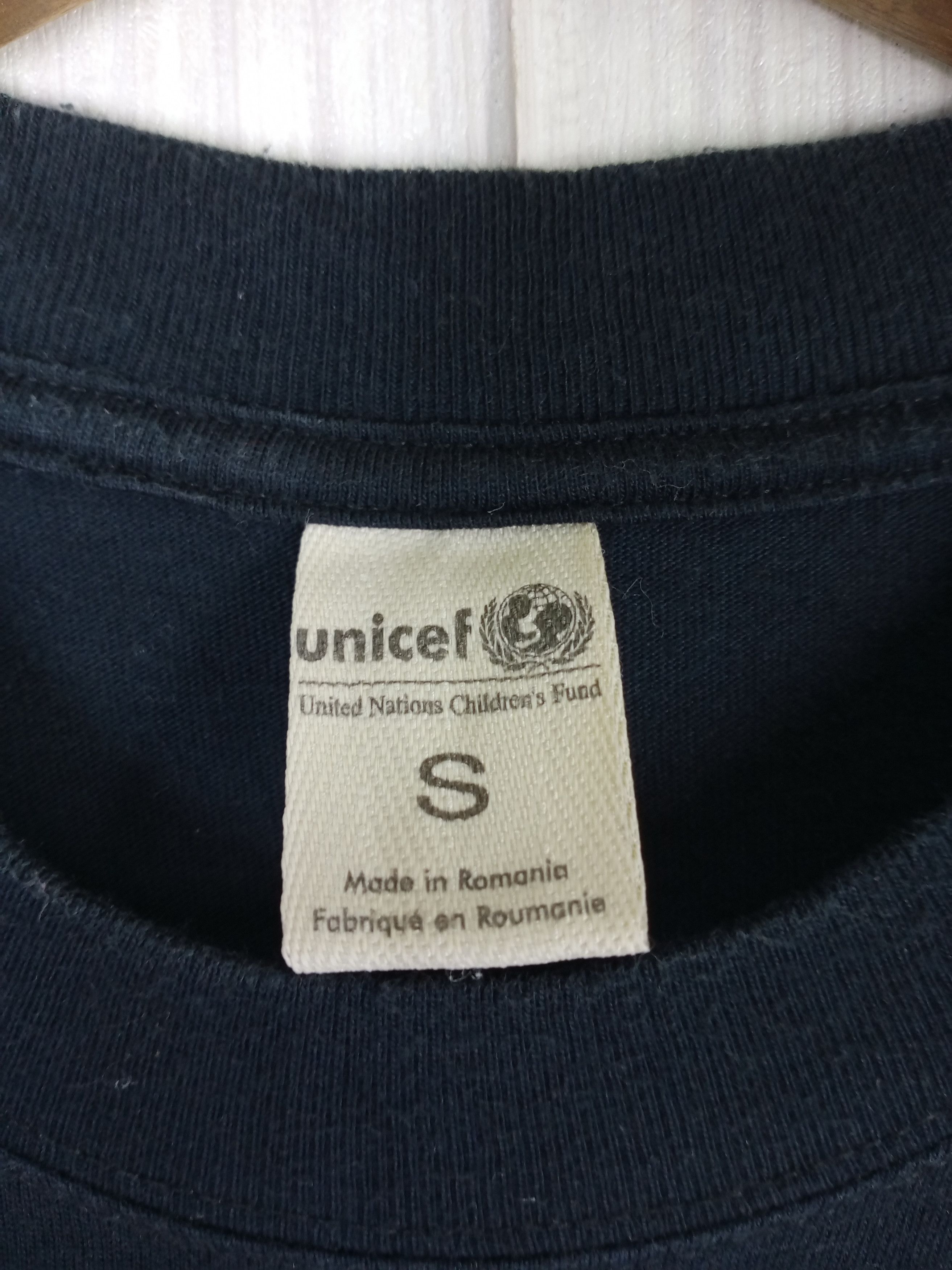 Vintage Very Rare Vintage Unicef X FIFA Collaboration Tshirt Size US M / EU 48-50 / 2 - 6 Thumbnail